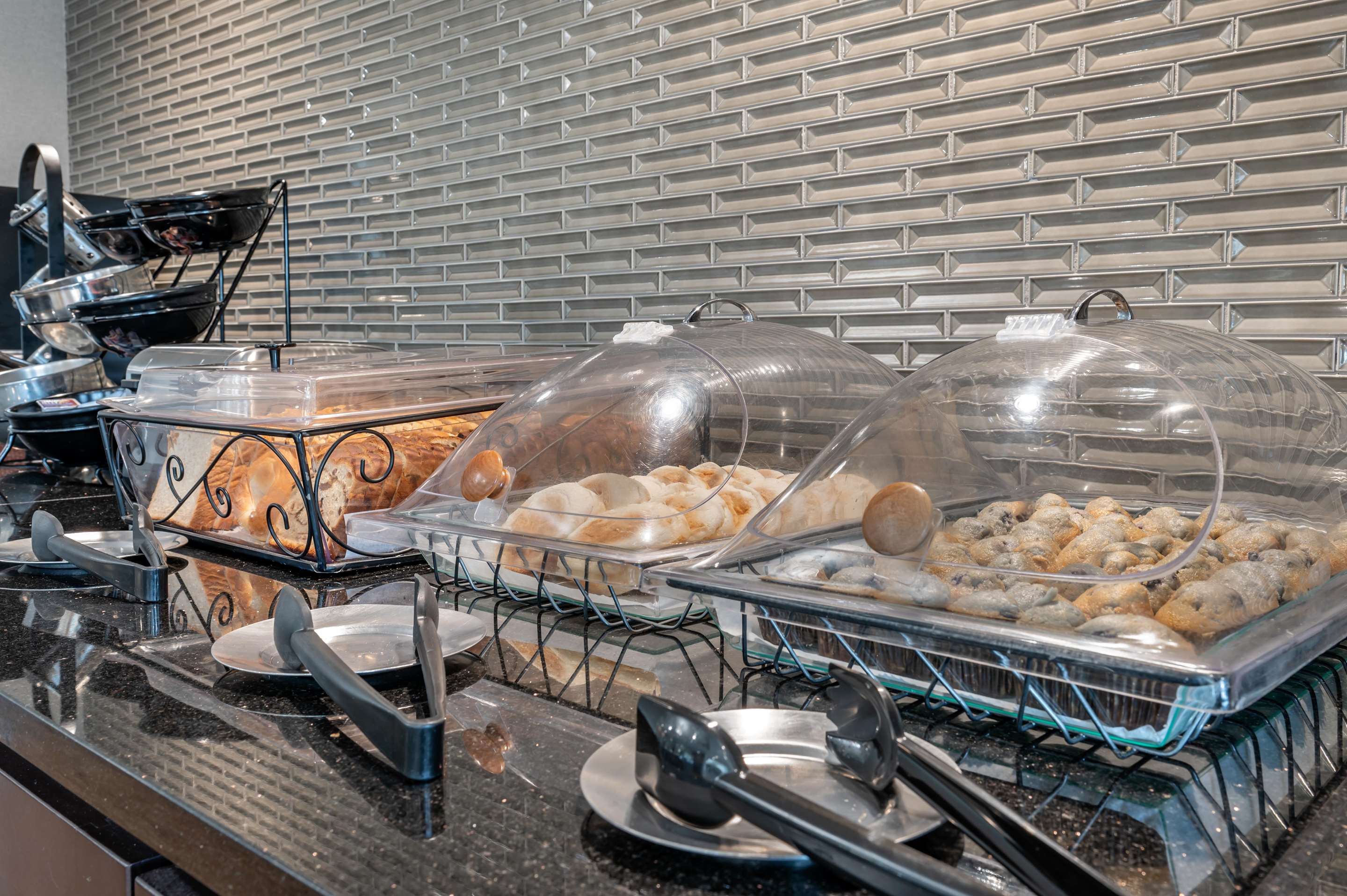 breakfast | Drury Inn & Suites Champaign