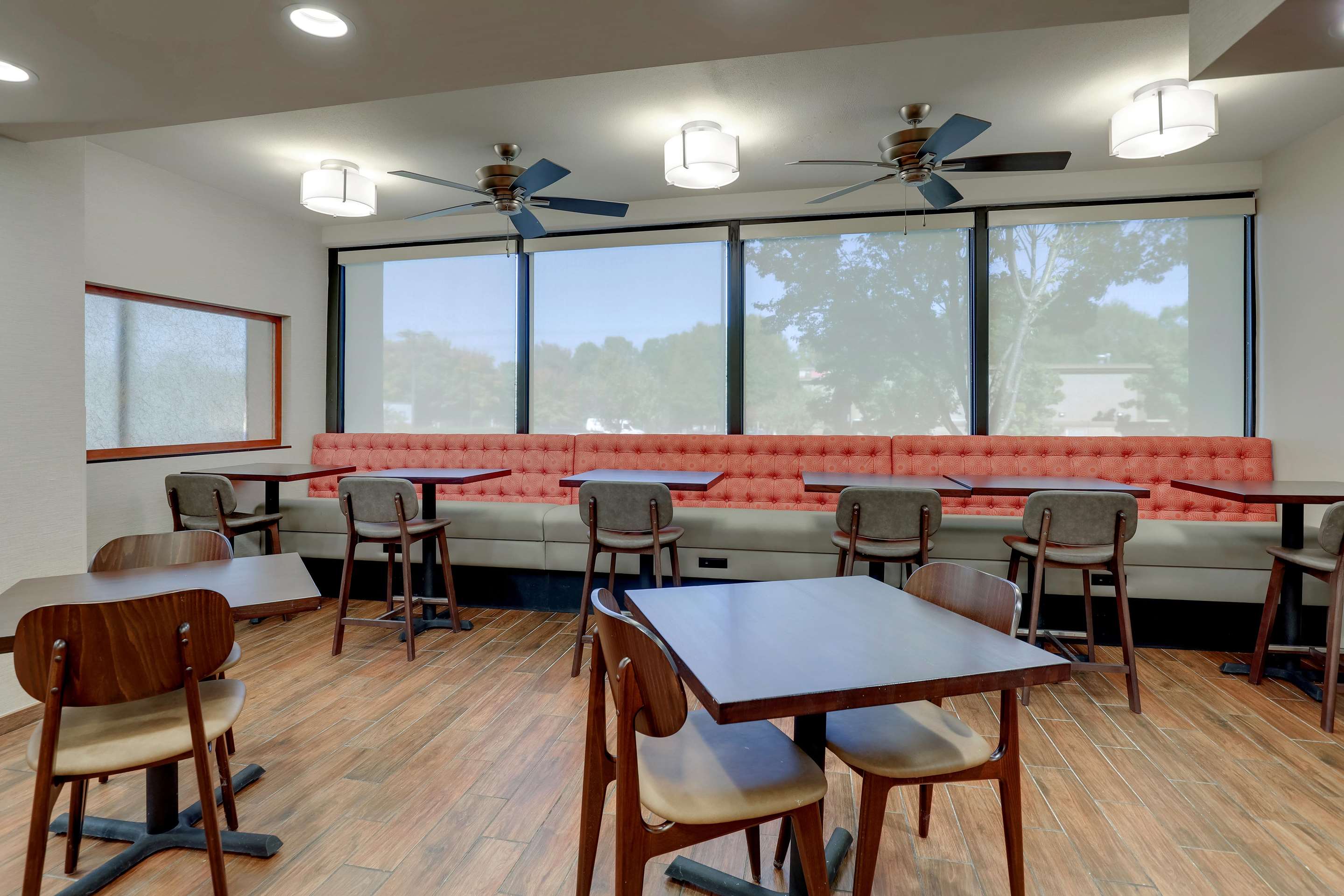 Dining Area | Drury Inn & Suites Charlotte University Place