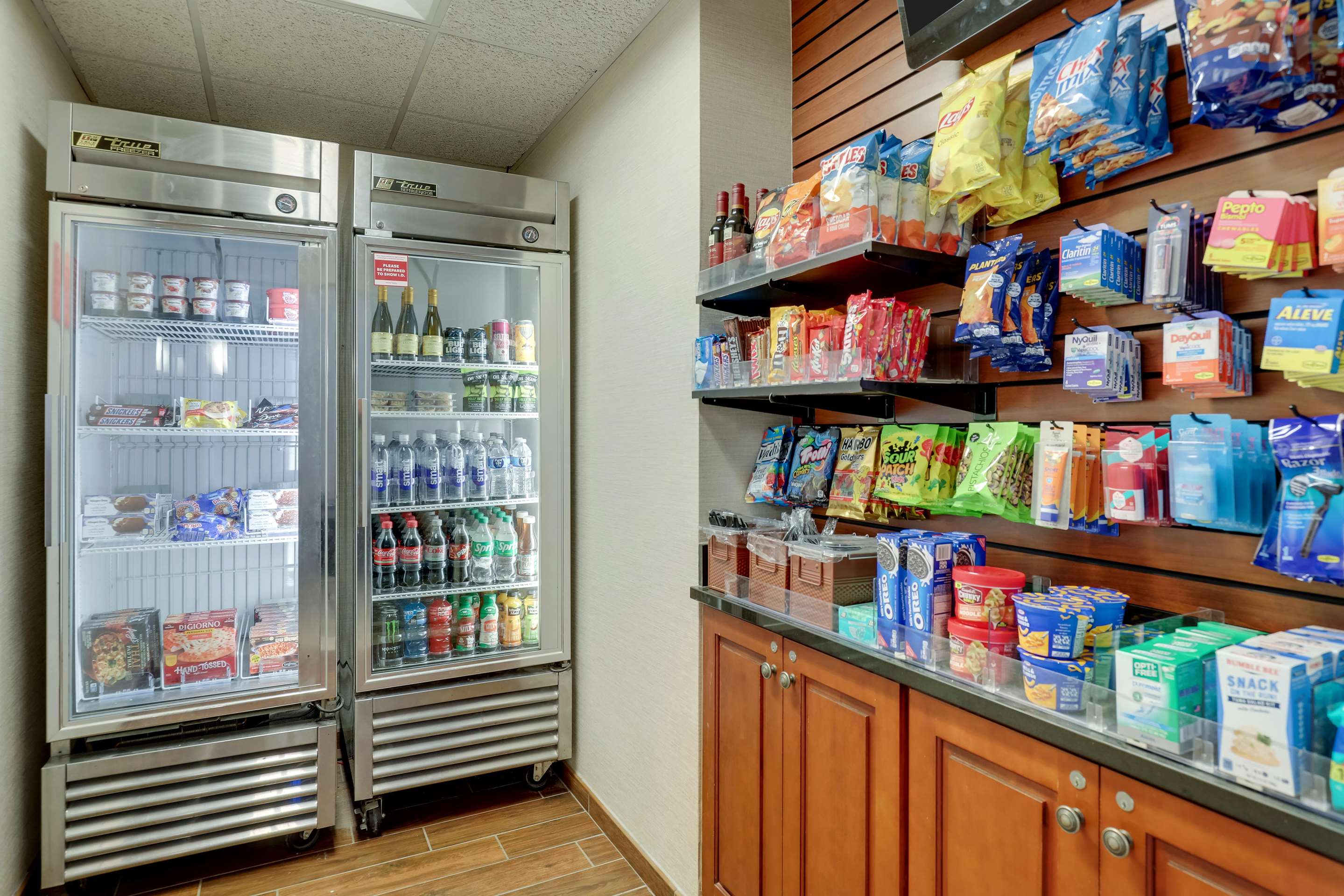 Marketplace | Drury Inn & Suites Charlotte University Place