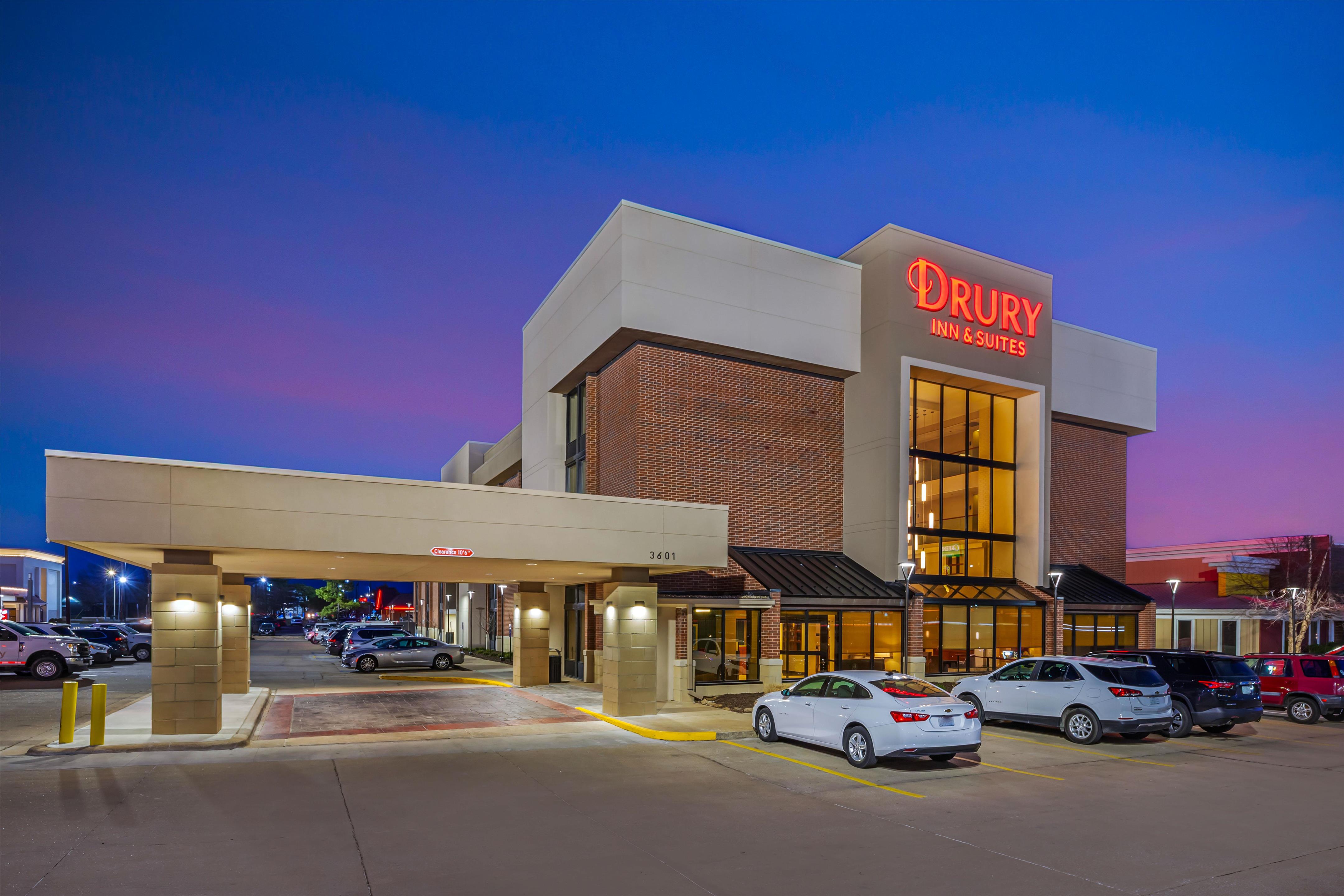 Exterior | Drury Inn & Suites Joplin