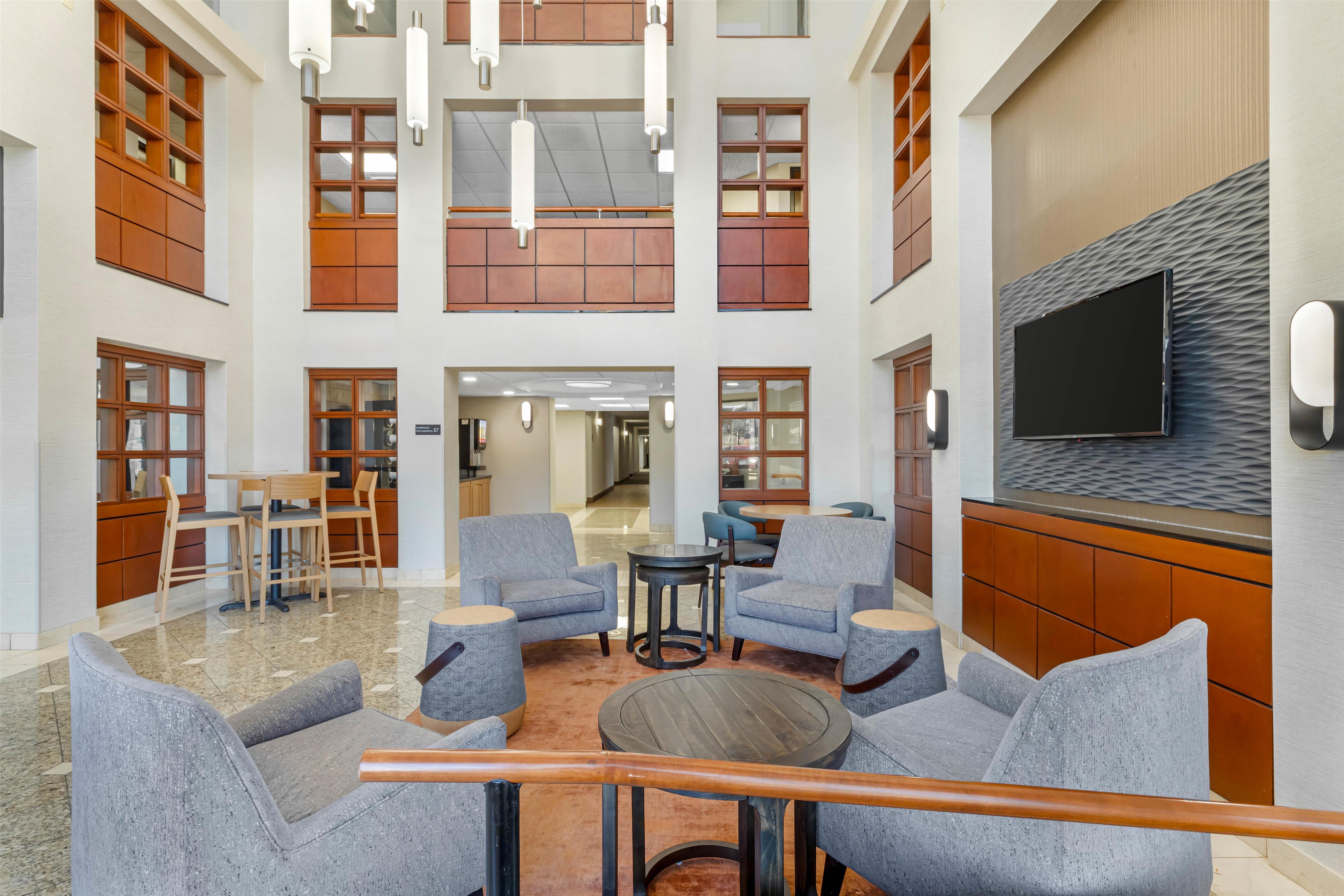lobby | Drury Inn & Suites Joplin