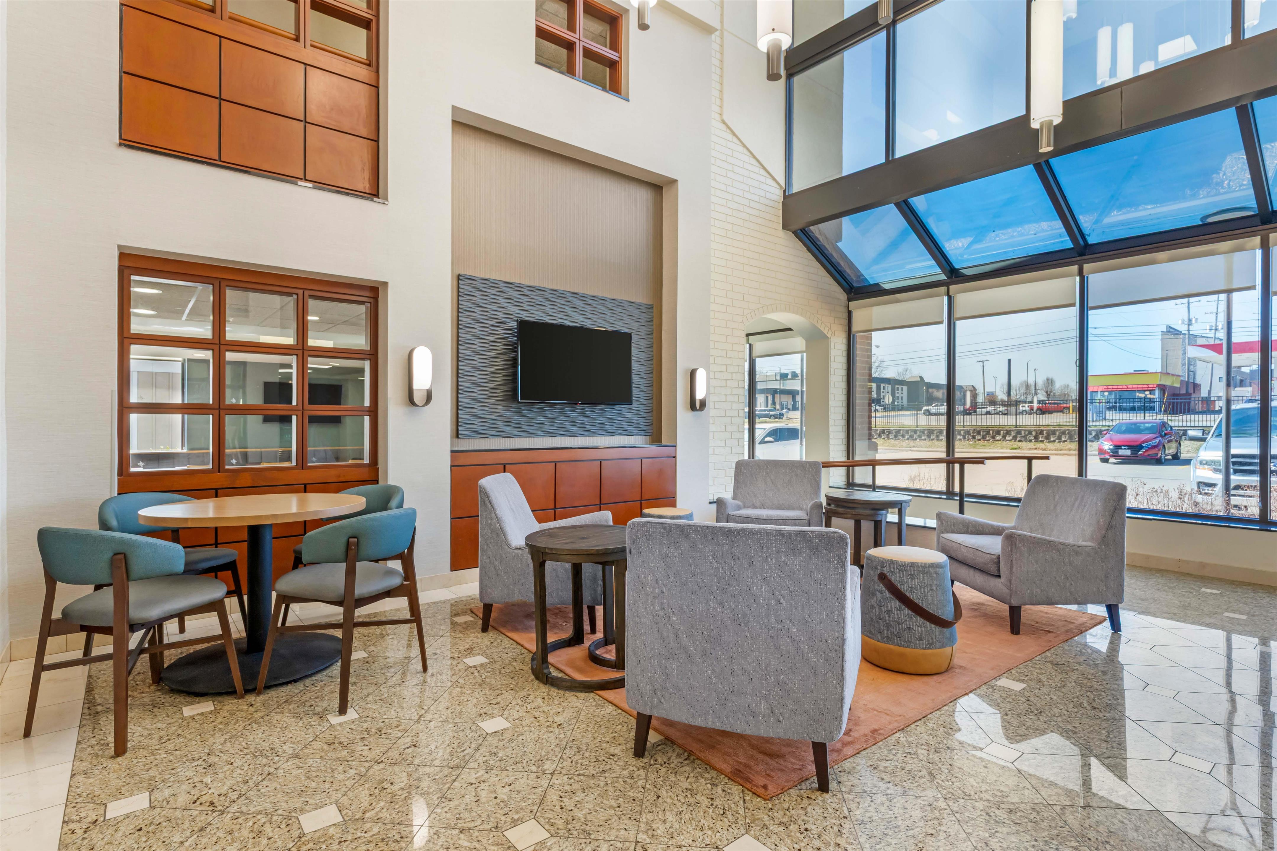 lobby | Drury Inn & Suites Joplin