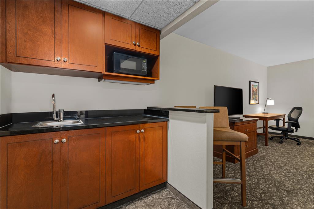 Drury Plaza Hotel St. Louis Creve Coeur-guestroom-Guest Room,On-Site.jpg
