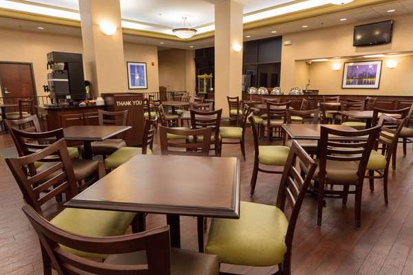 Restaurant - Pear Tree Inn Union Station St Louis - I-64, Exits 38A & 38B