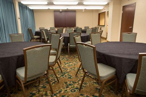  - Pear Tree Inn Union Station St Louis - I-64, Exits 38A & 38B