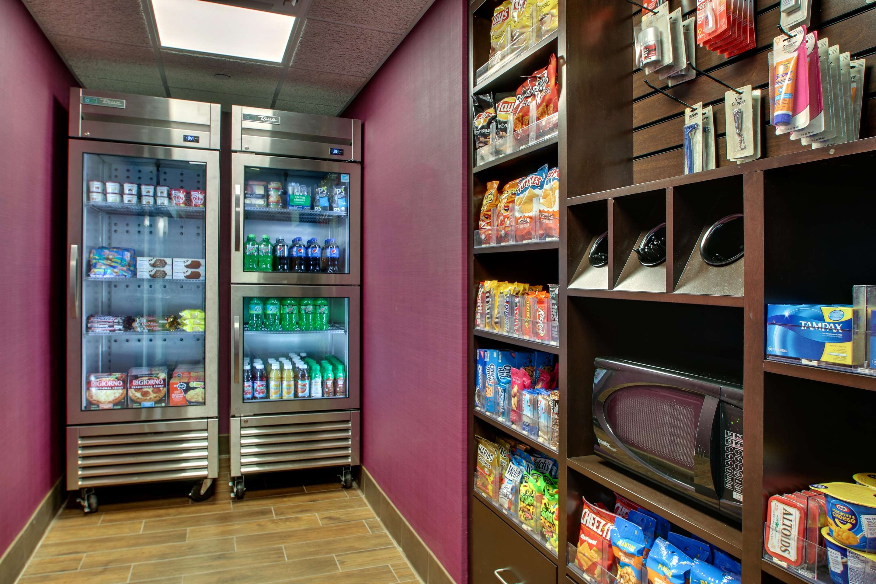 Marketplace | Drury Inn & Suites Bowling Green