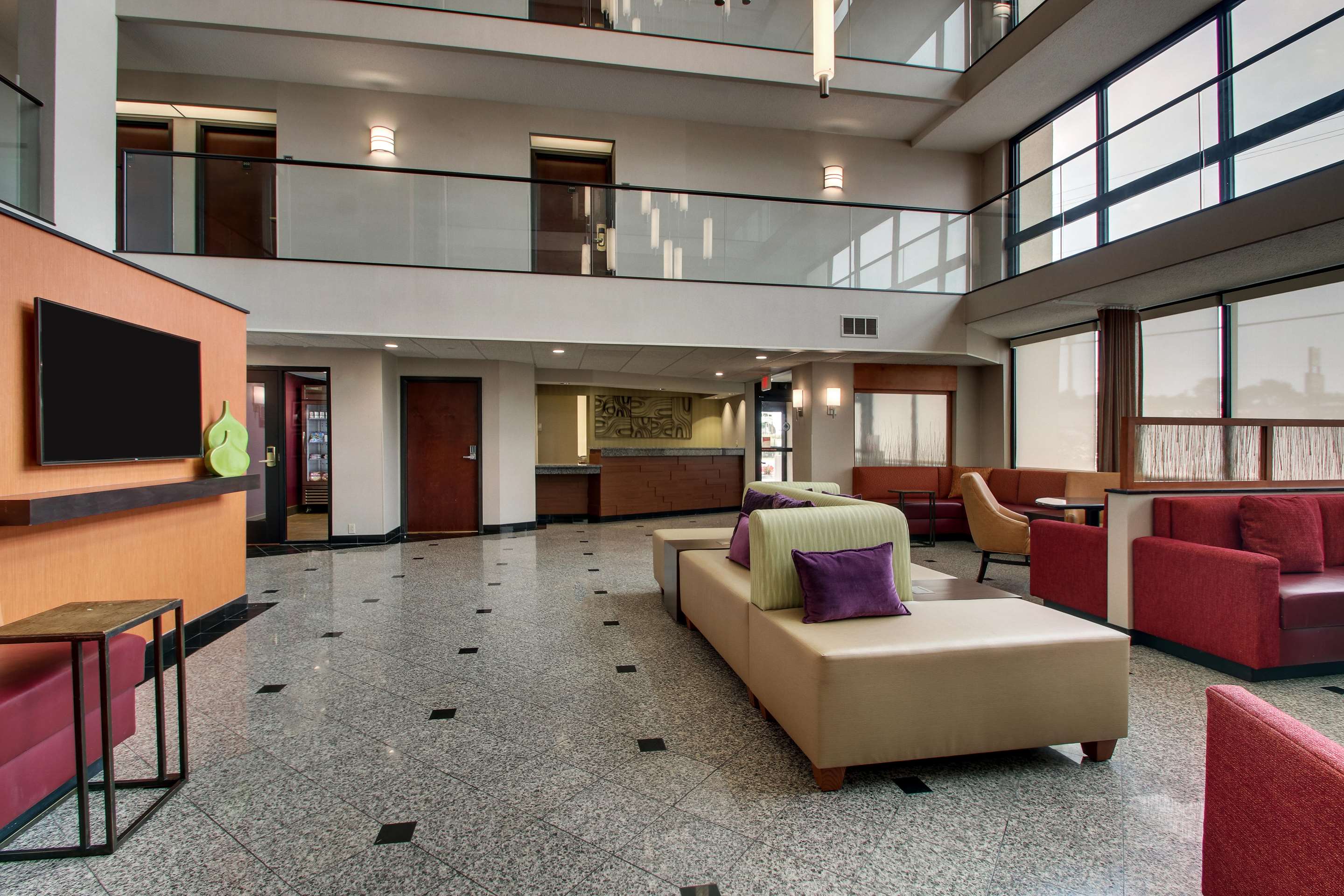 Lobby | Drury Inn & Suites Bowling Green