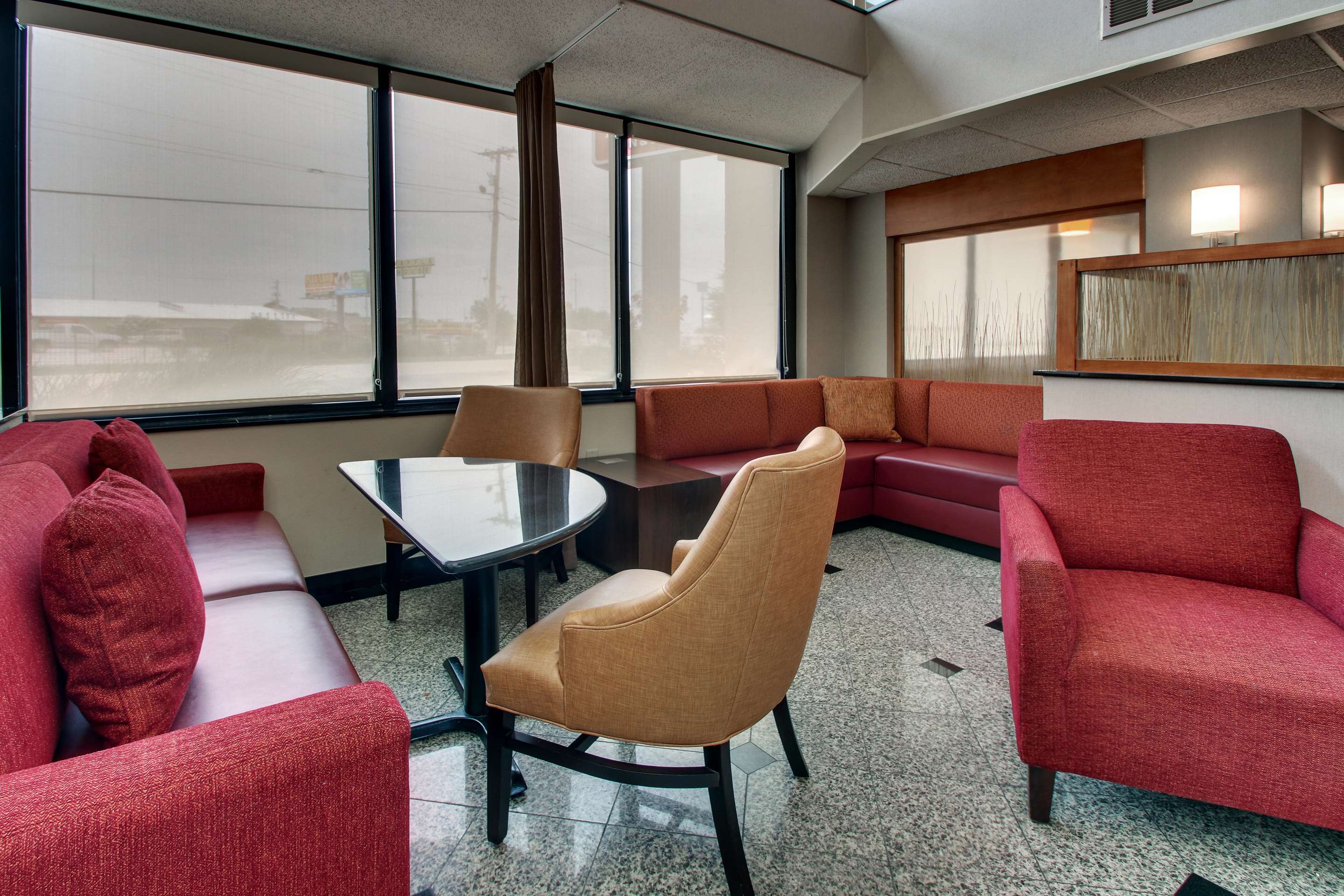 Lobby | Drury Inn & Suites Bowling Green