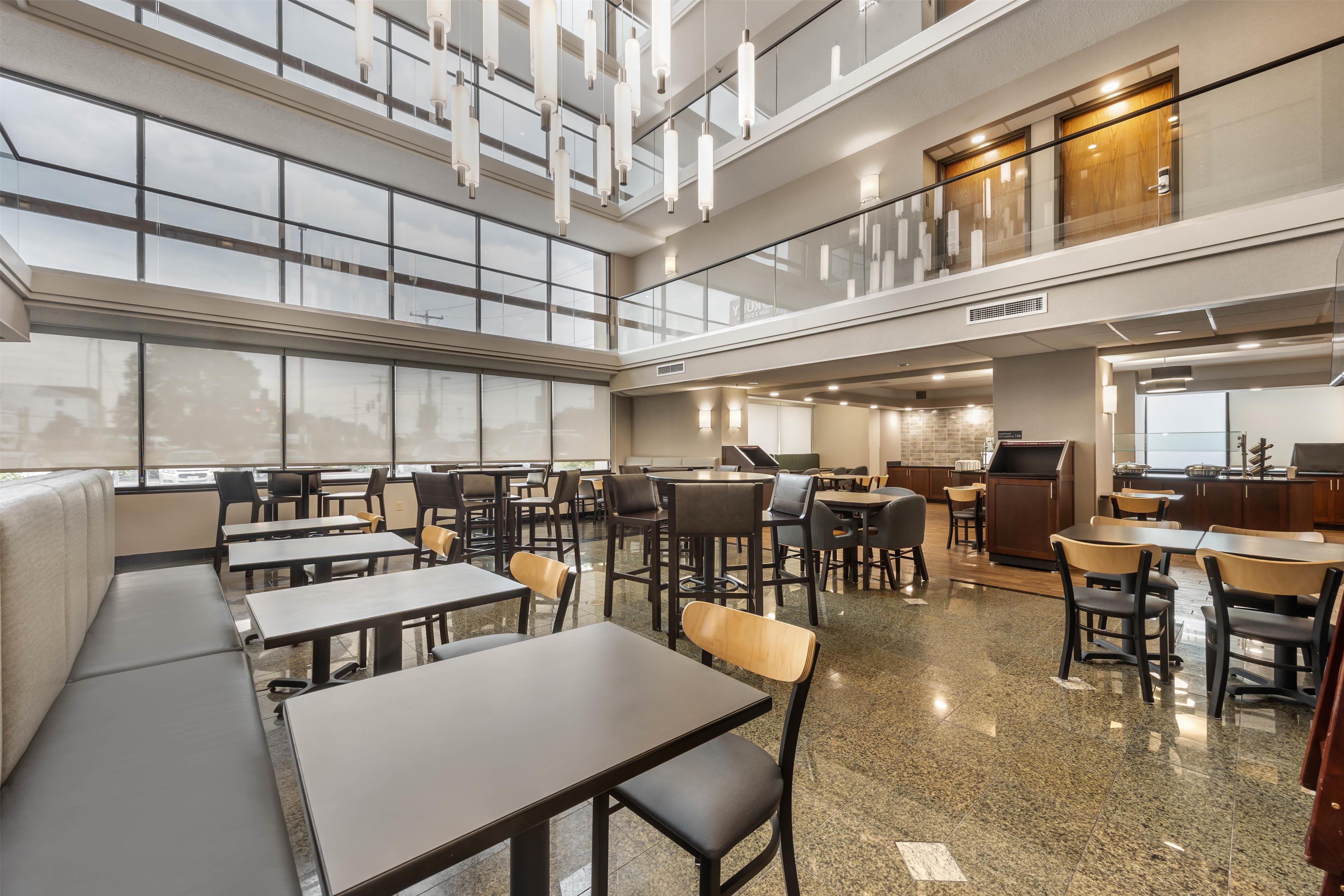 Dining Area | Drury Inn & Suites Springfield MO