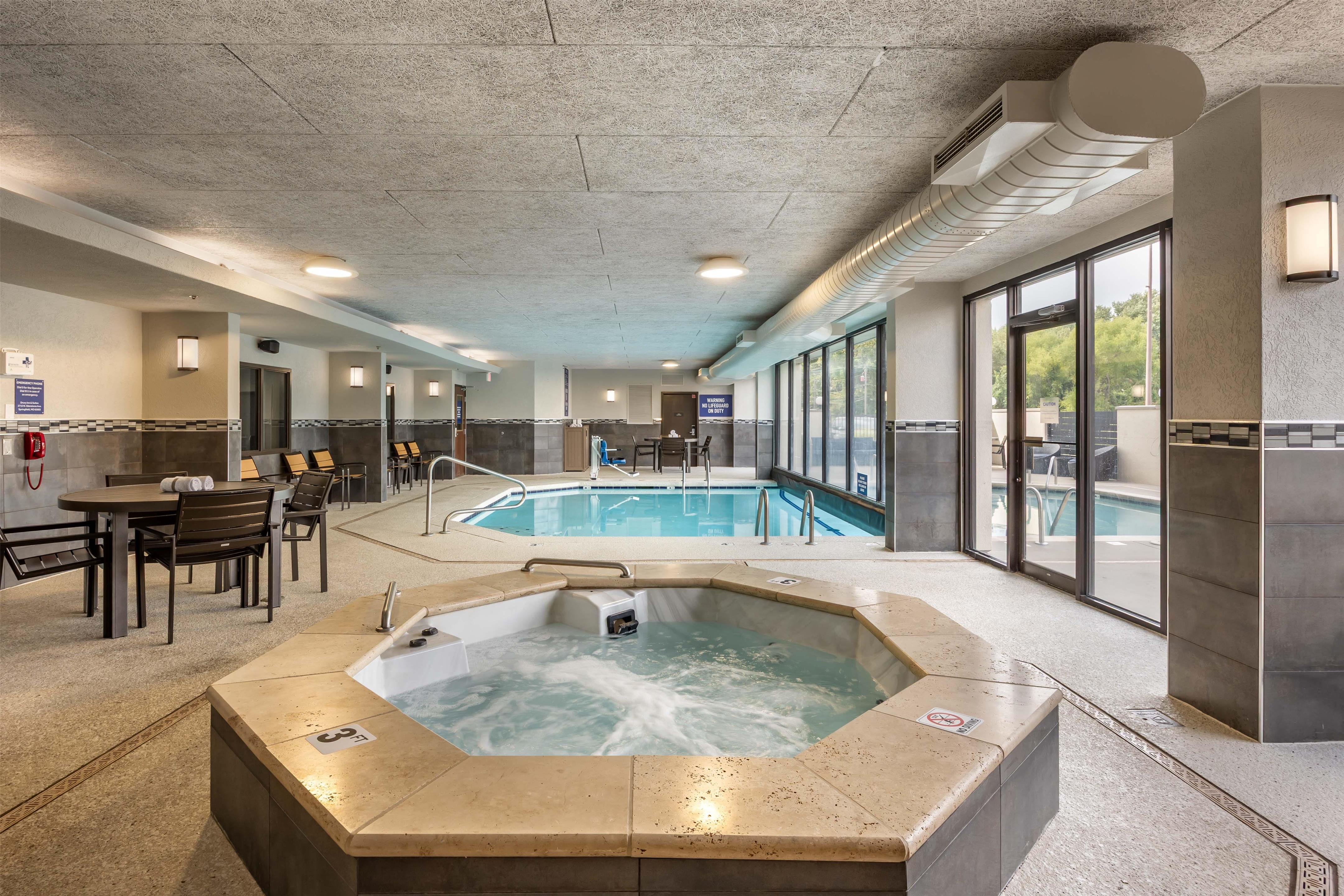 Pool | Drury Inn & Suites Springfield MO
