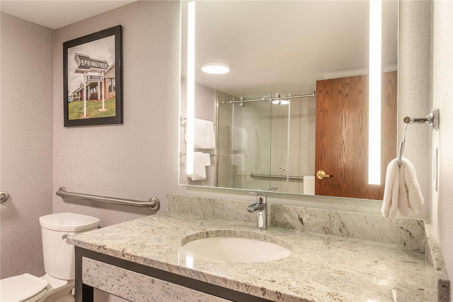 Drury Inn and Suites Springfield MO-guestroom-Guest Room,Bathroom,On-Site.jpg