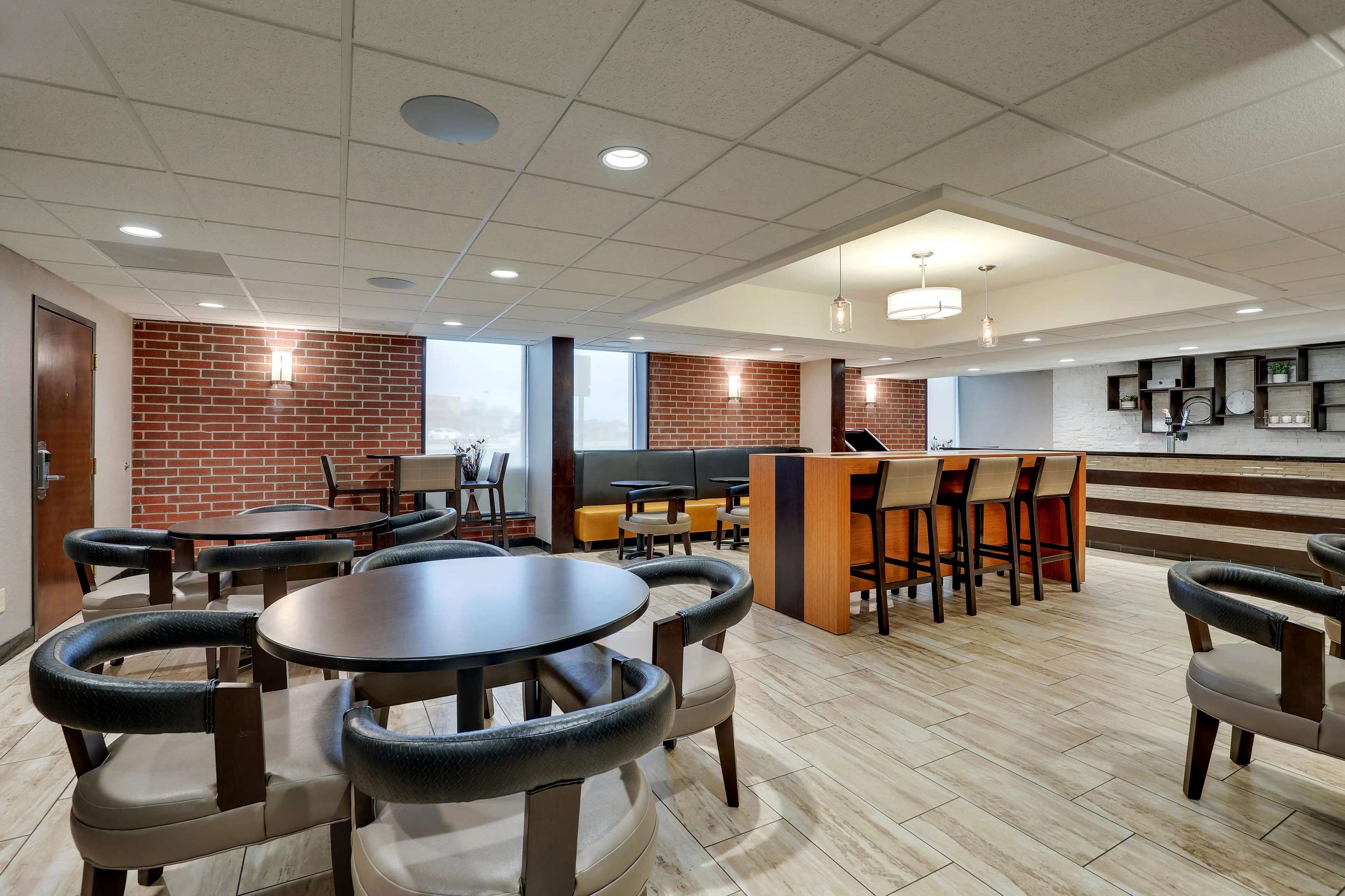 Kickback Lounge | Drury Inn & Suites Springfield