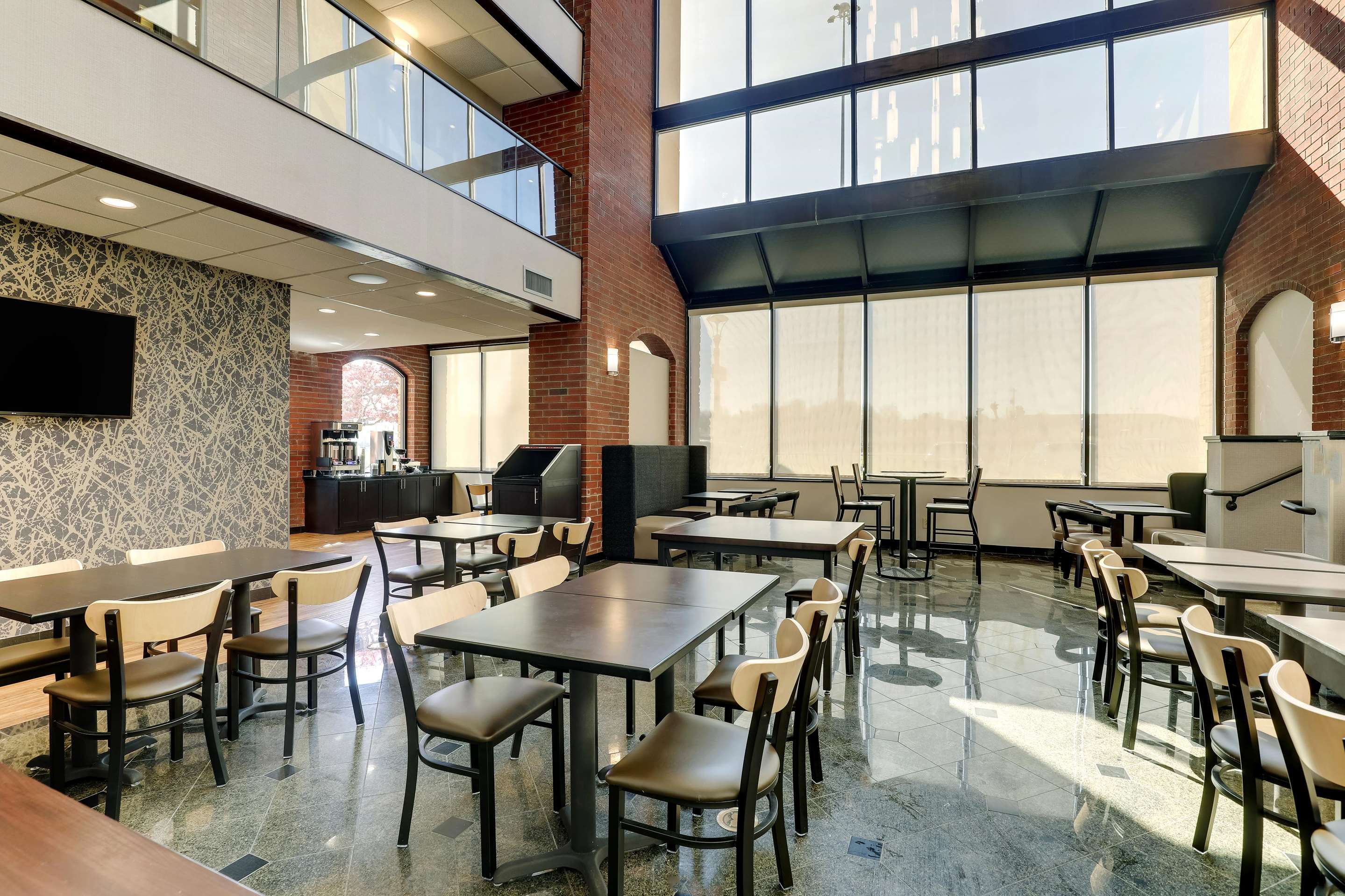 Dining Area | Drury Inn Paducah