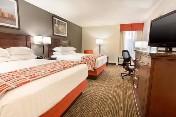  - Drury Inn & Suites Airport St Louis - I-70, Exit 236