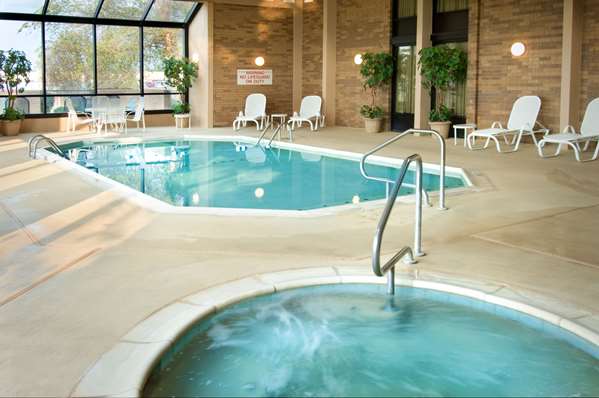 Pool - Drury Inn & Suites Cape Girardeau - I-55, Exit 96
