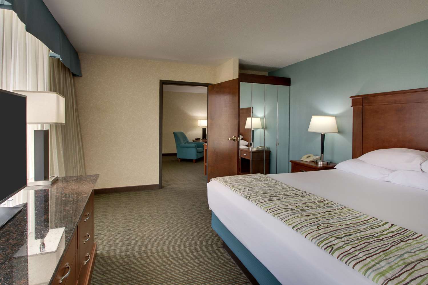 Drury Inn & Suites Cape Girardeau I55, Exit 96, MO See Discounts
