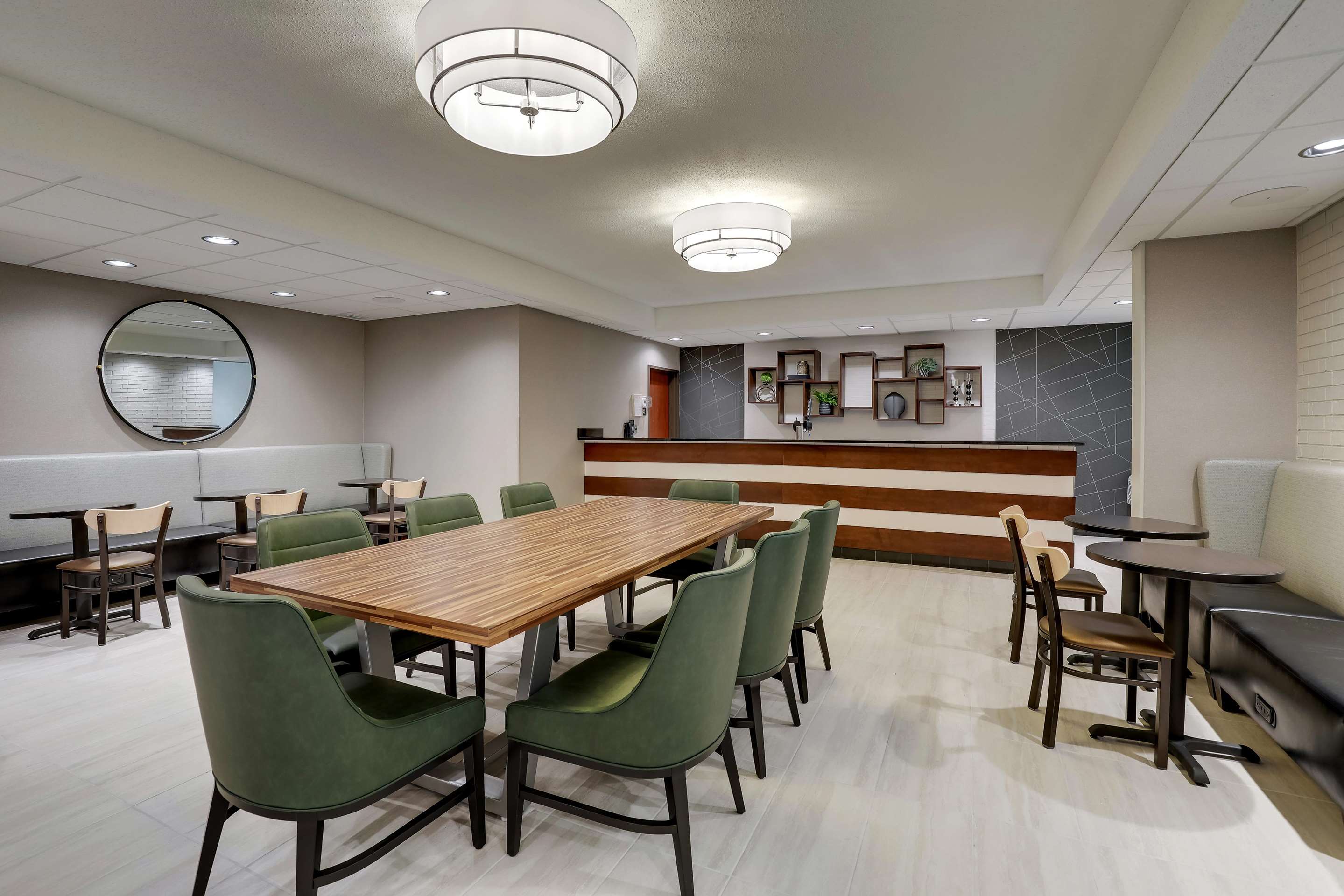 Kickback Bar | Drury Inn & Suites Cape Girardeau