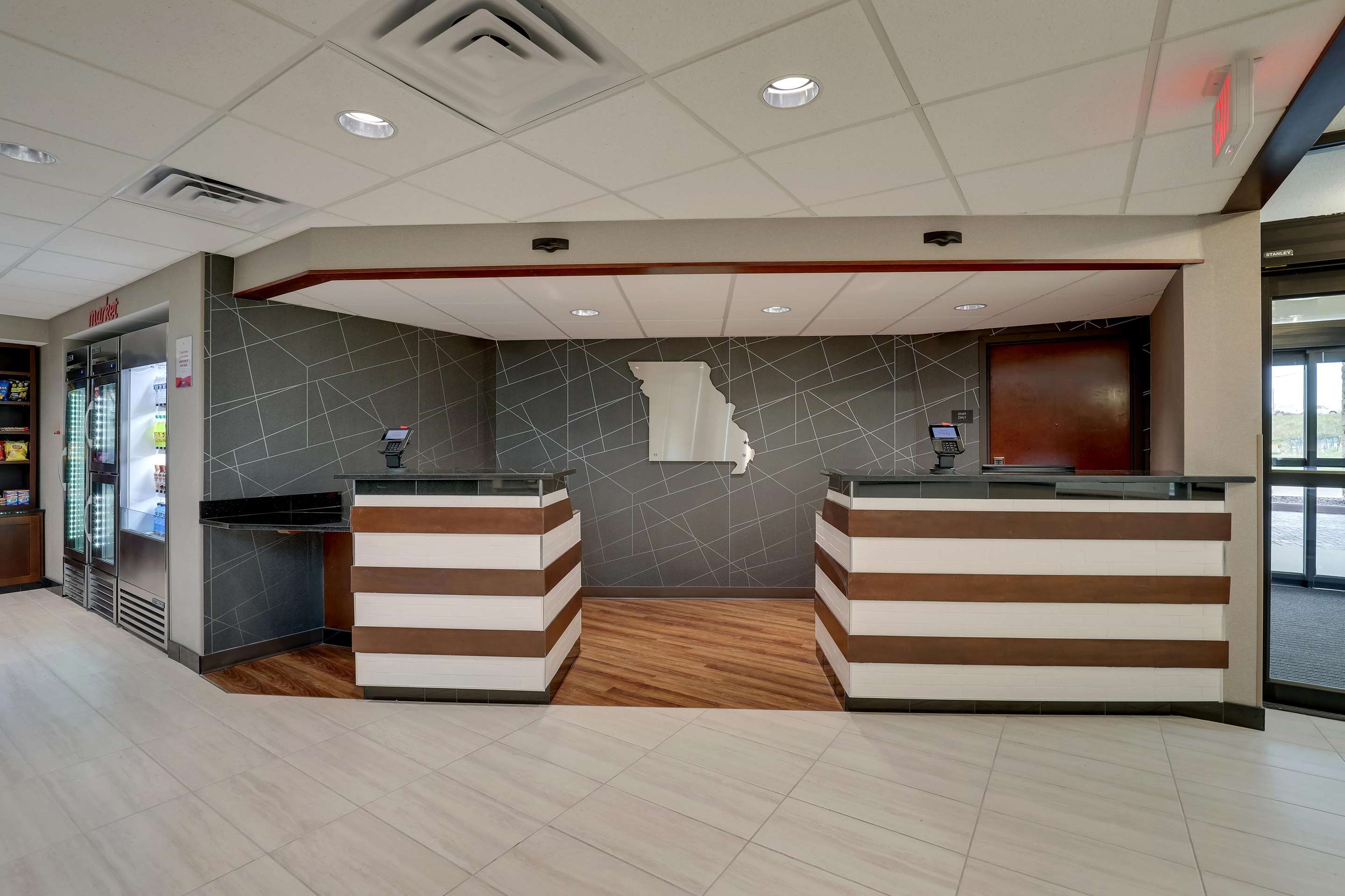Front Desk | Drury Inn & Suites Cape Girardeau