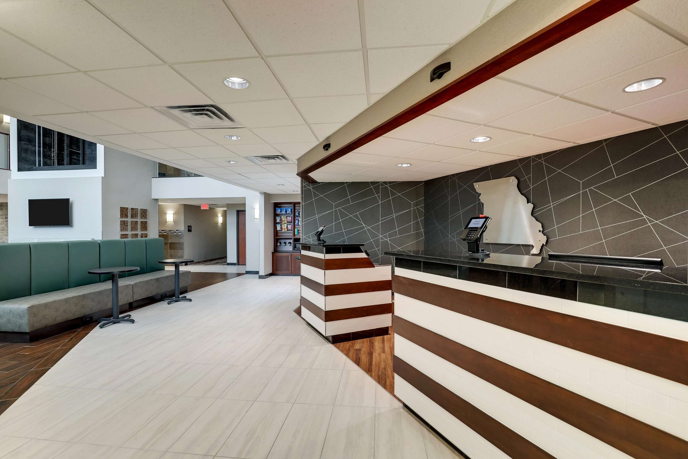 Lobby | Drury Inn & Suites Cape Girardeau