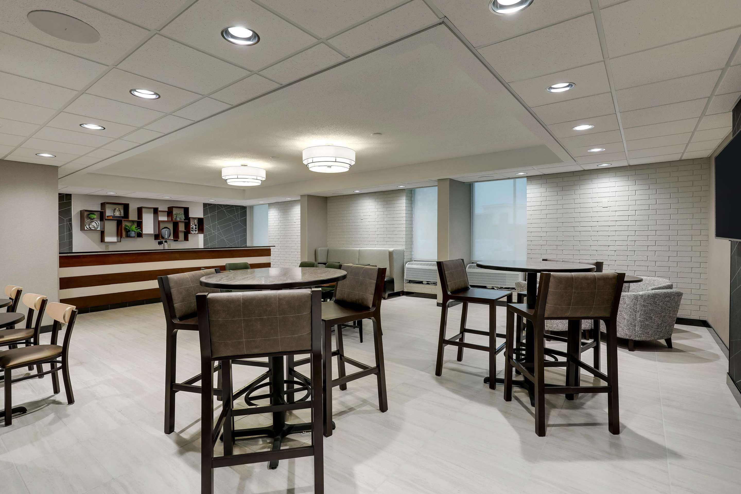 Kickback Bar | Drury Inn & Suites Cape Girardeau