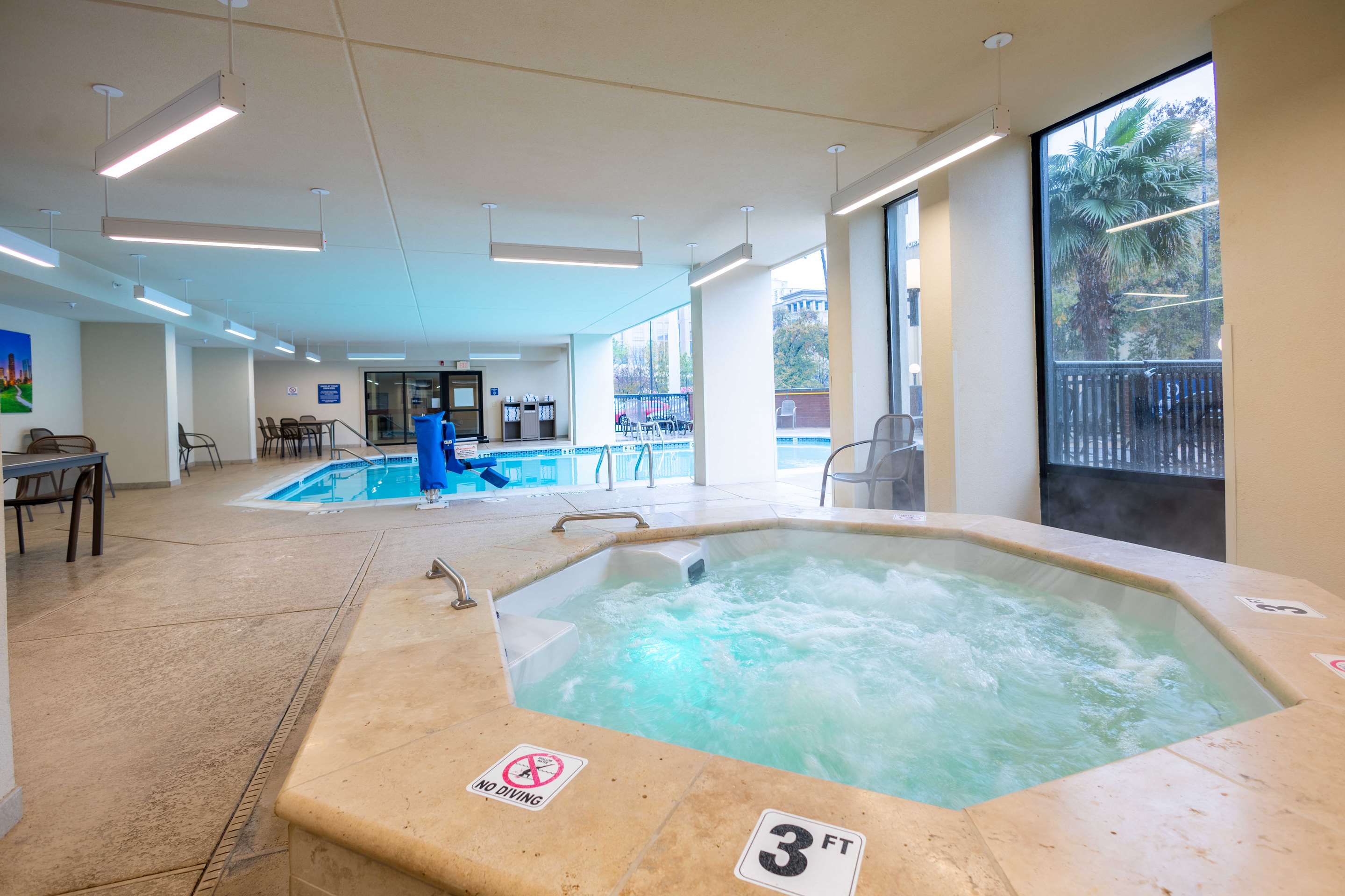 Pool | Drury Inn & Suites Houston Galleria