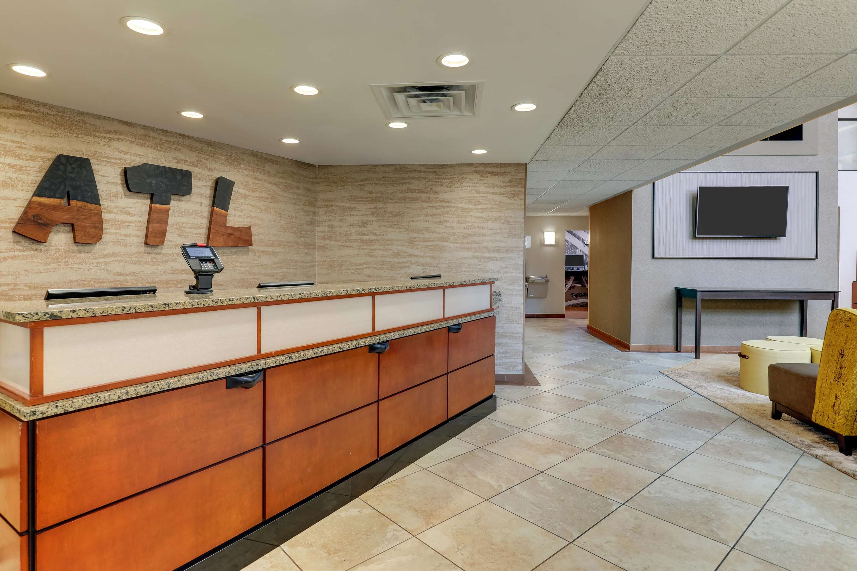 Front Desk | Drury Inn & Suites Atlanta Marietta