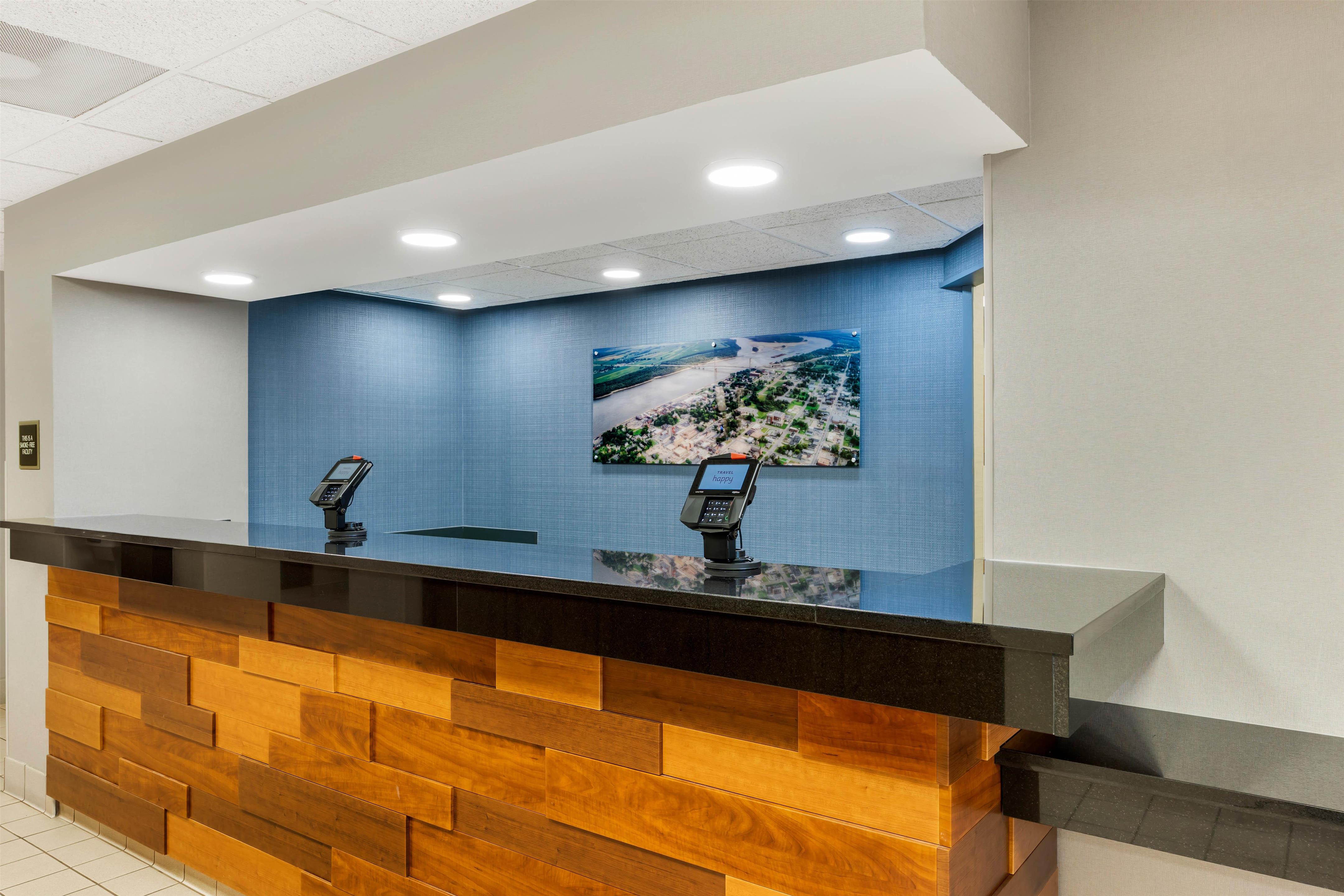 Lobby | Pear Tree Inn Cape Girardeau West