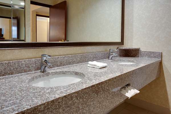  - Drury Inn & Suites Terre Haute - I-70, Exit 7
