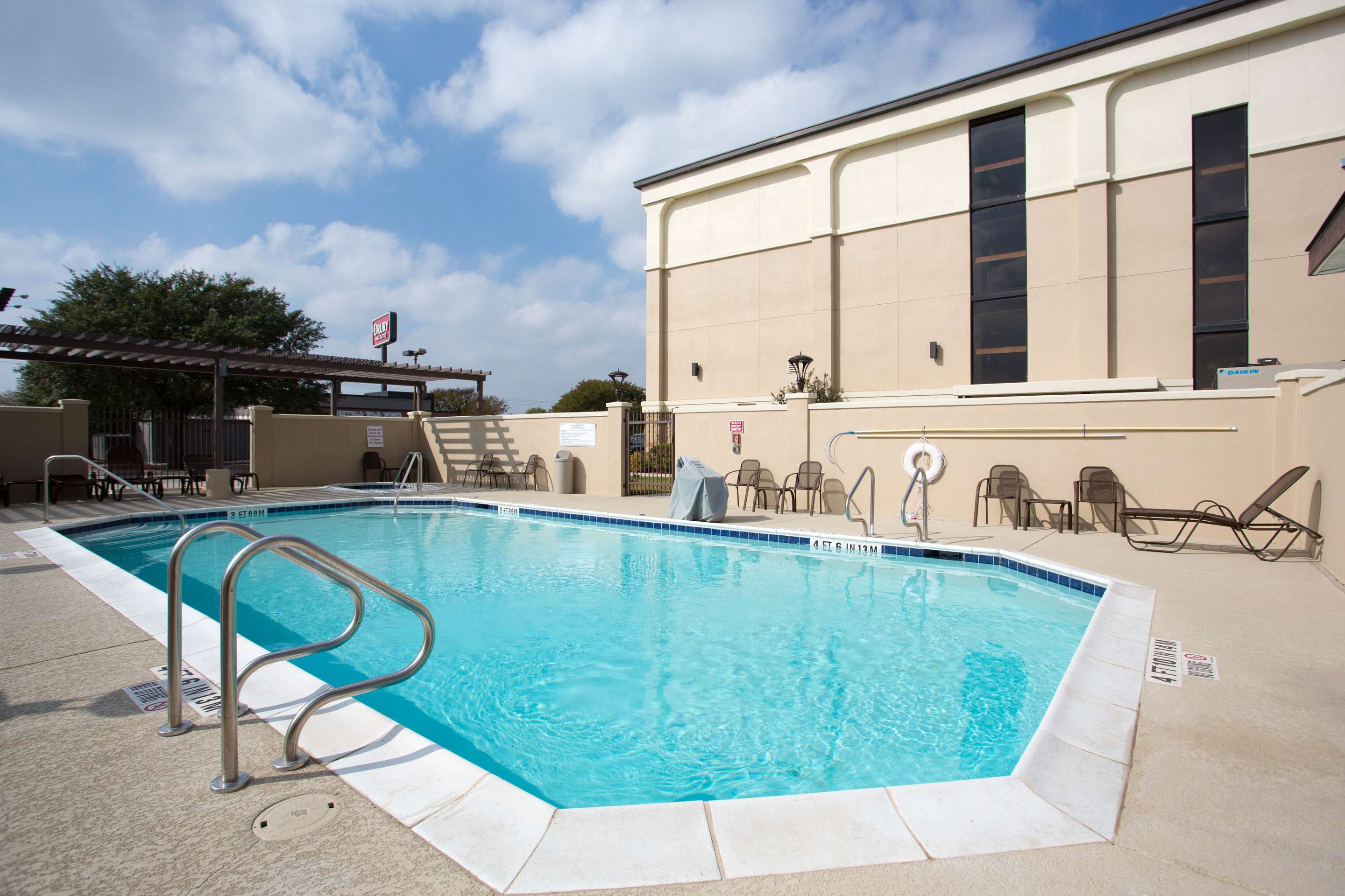 pool | Drury Inn & Suites San Antonio Northeast