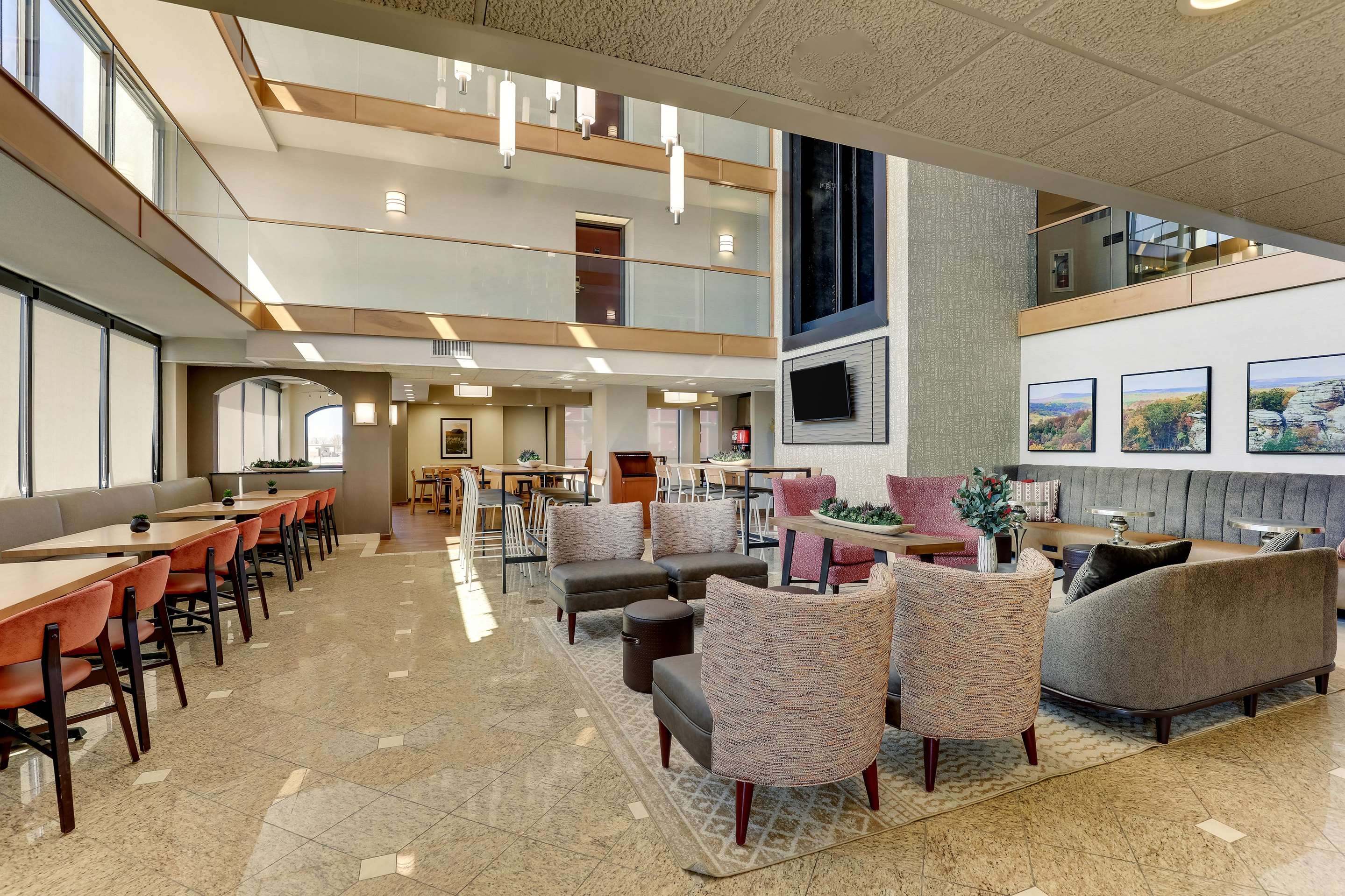 Lobby | Drury Inn Marion