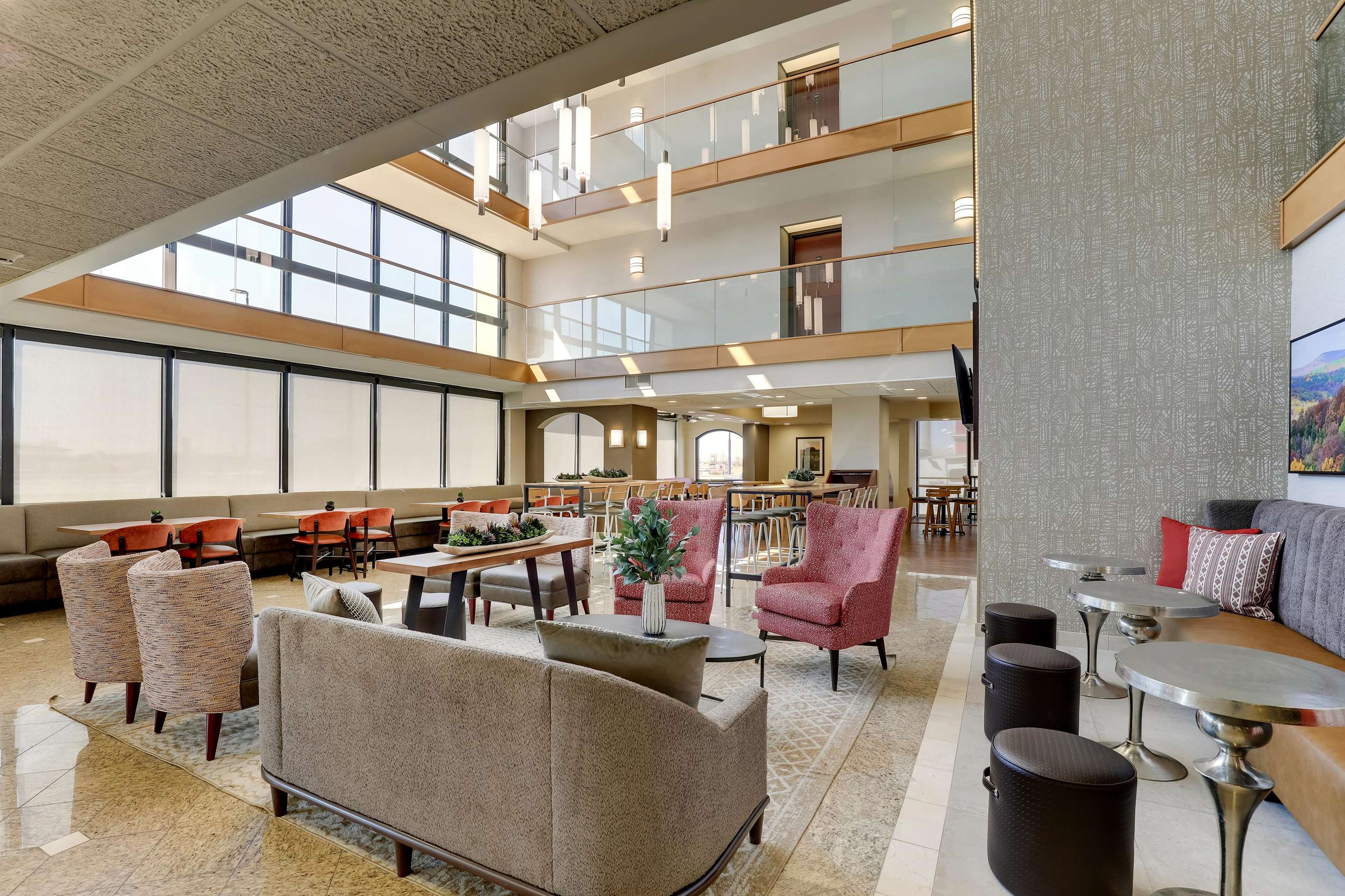 Lobby | Drury Inn Marion