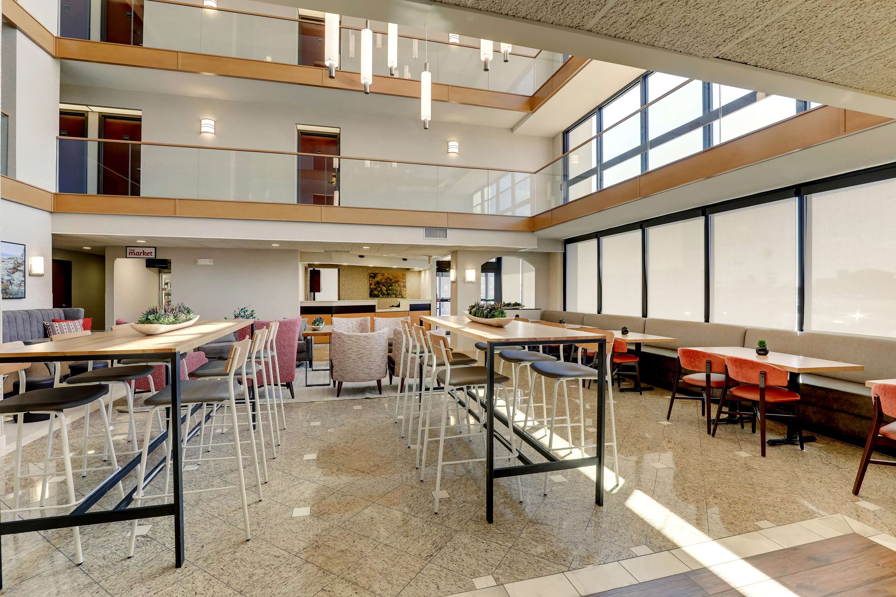 Lobby | Drury Inn Marion