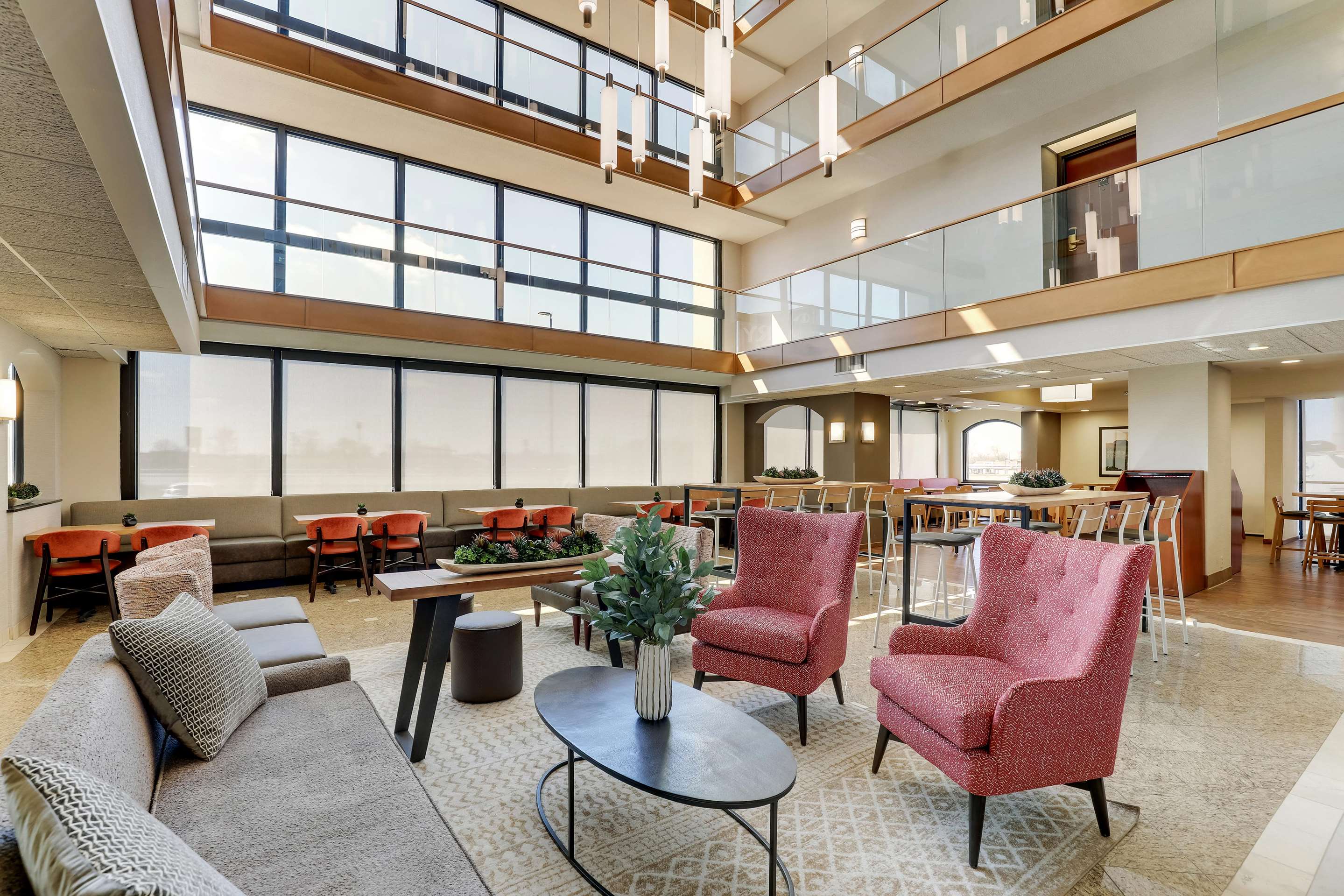 Lobby | Drury Inn Marion