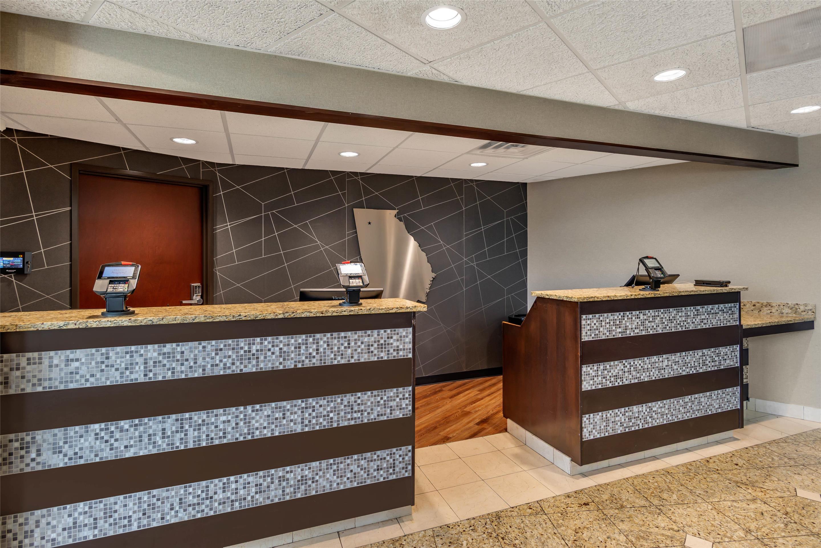 Lobby | Drury Inn & Suites Atlanta Morrow