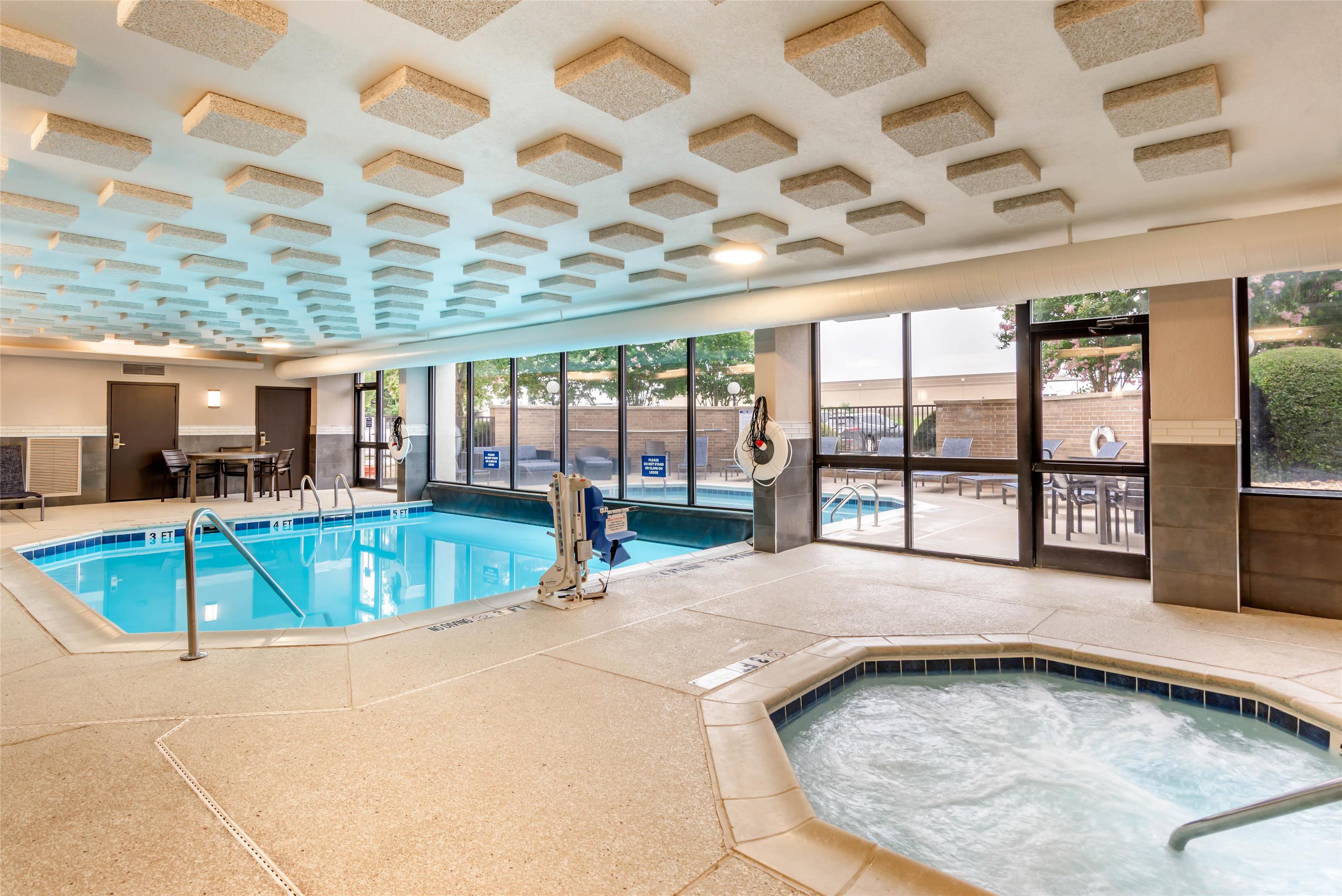 Pool | Drury Inn & Suites Atlanta Morrow