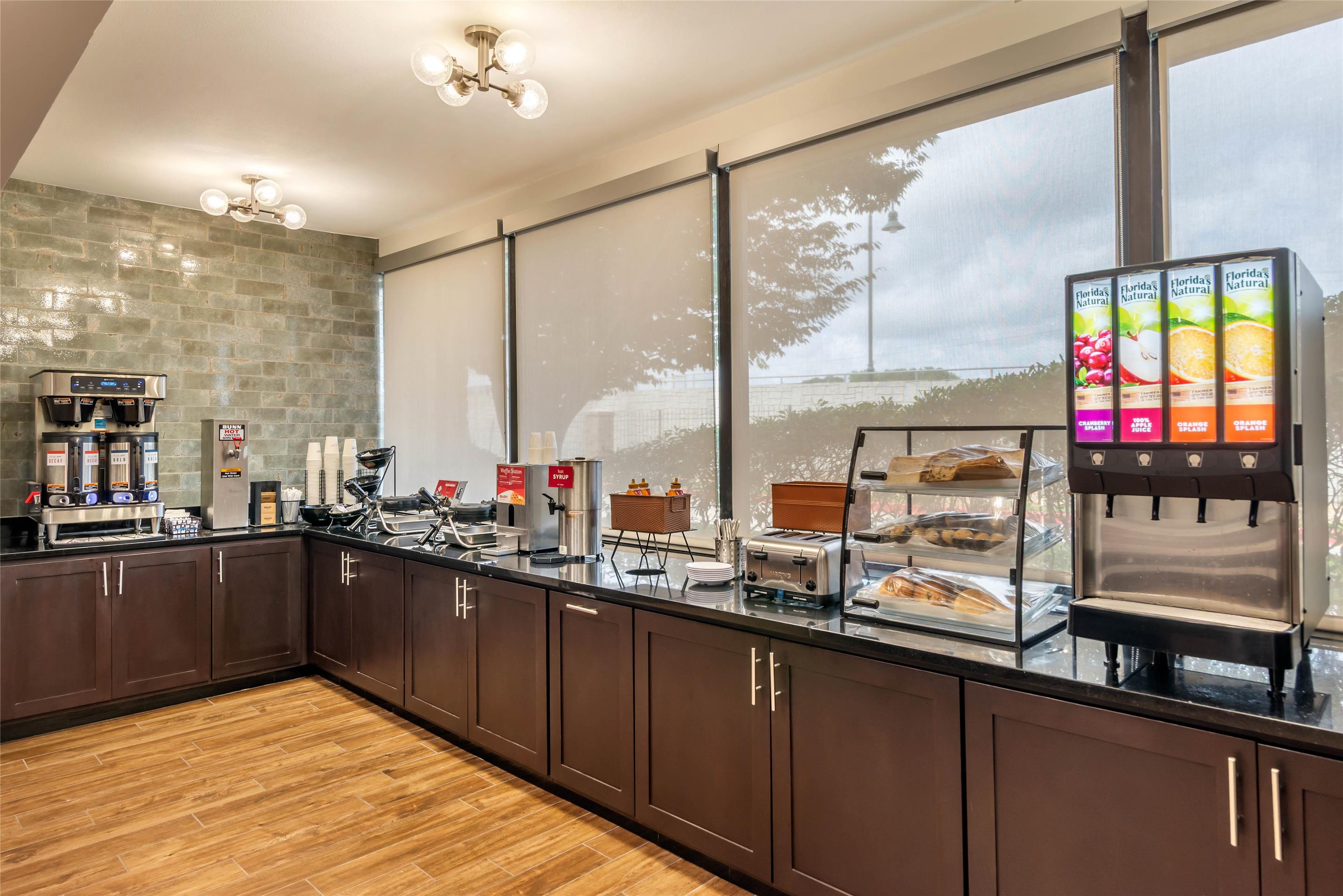 Breakfast | Drury Inn & Suites Atlanta Morrow