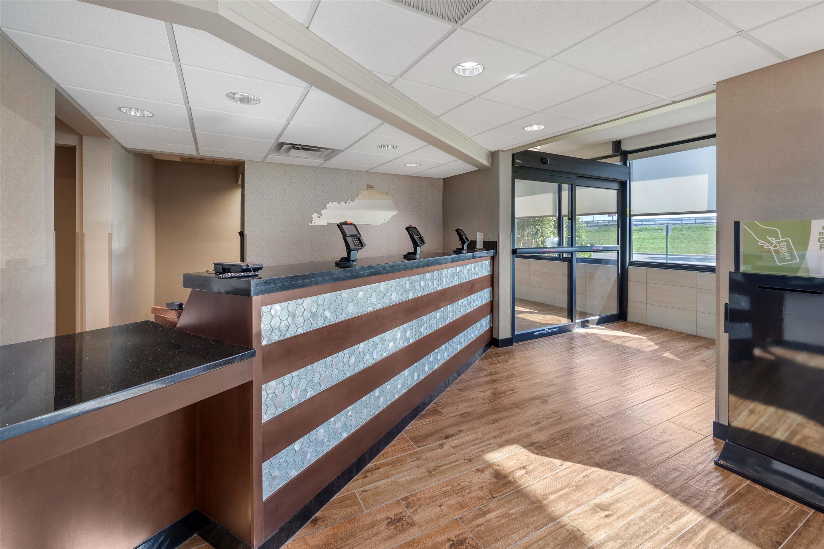 Front Desk | Drury Inn & Suites Paducah