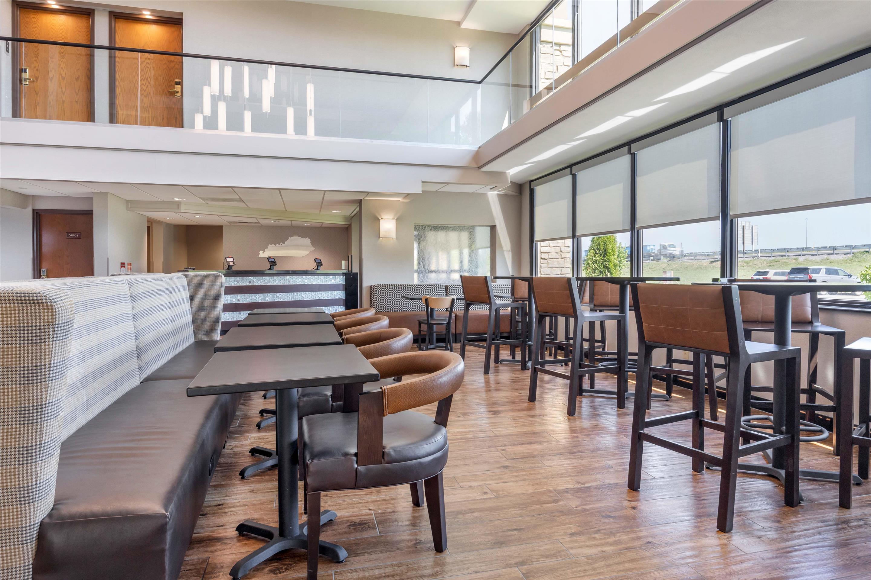 Lobby | Drury Inn & Suites Paducah