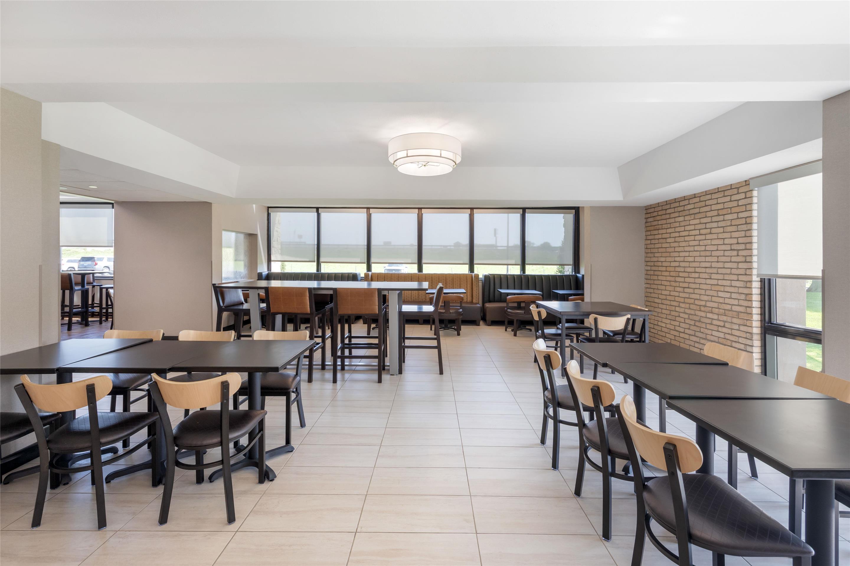 Dining Area | Drury Inn & Suites Paducah