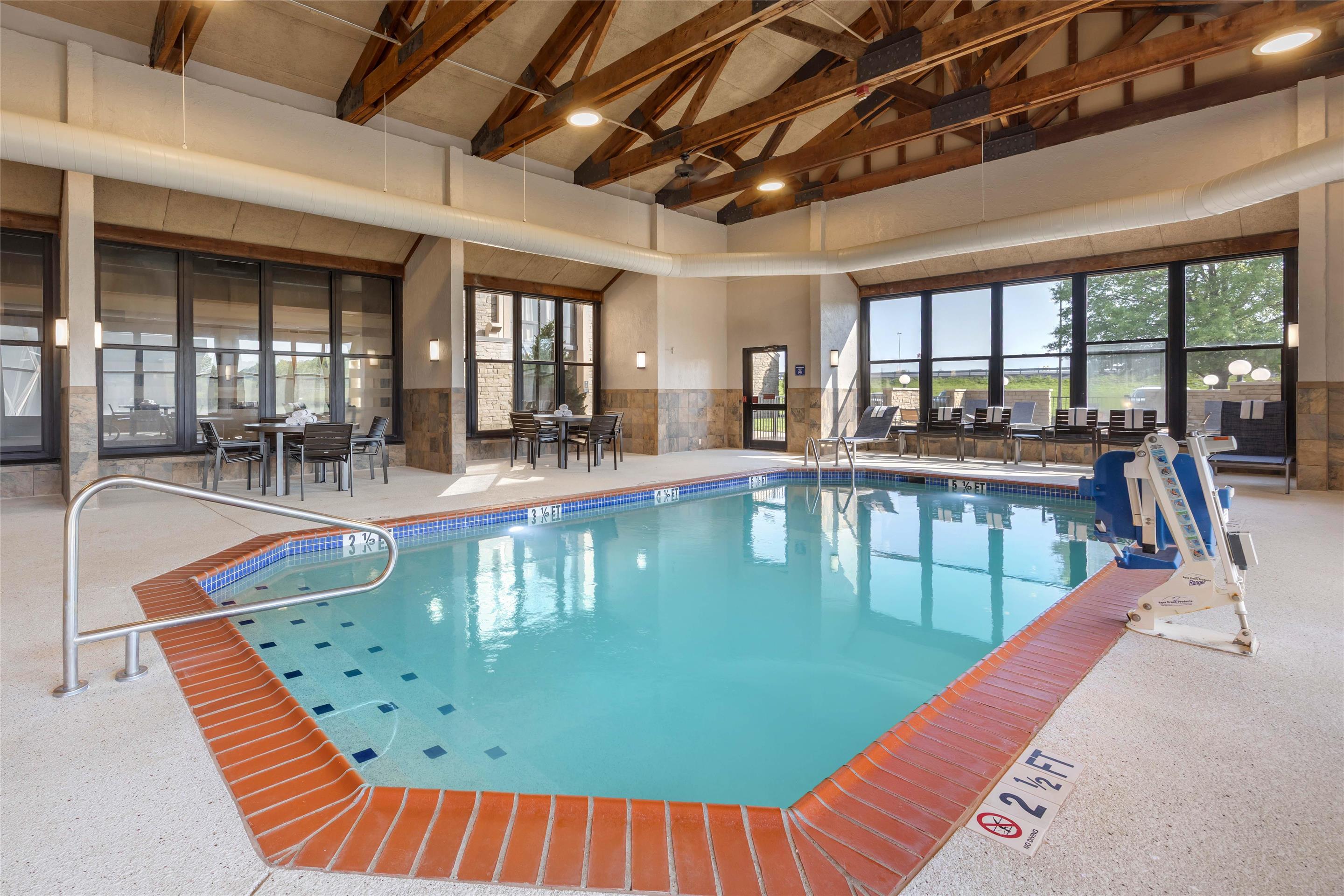 Pool | Drury Inn & Suites Paducah