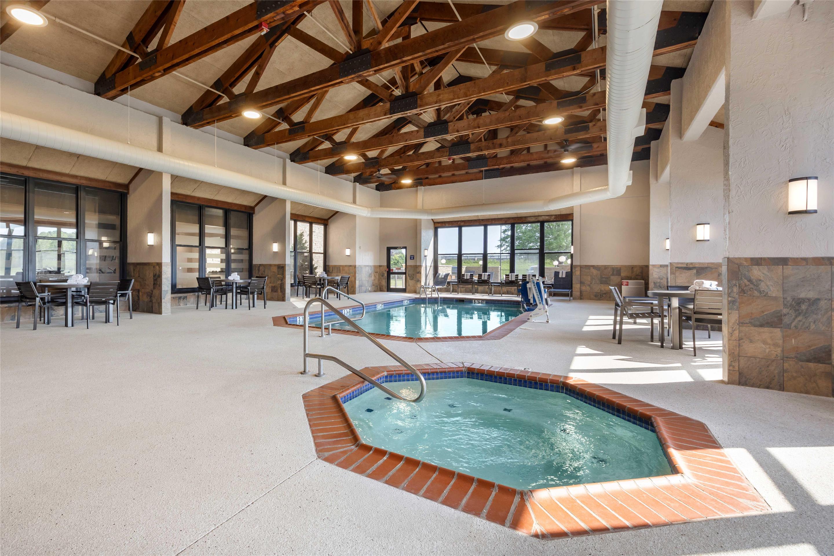 Pool | Drury Inn & Suites Paducah