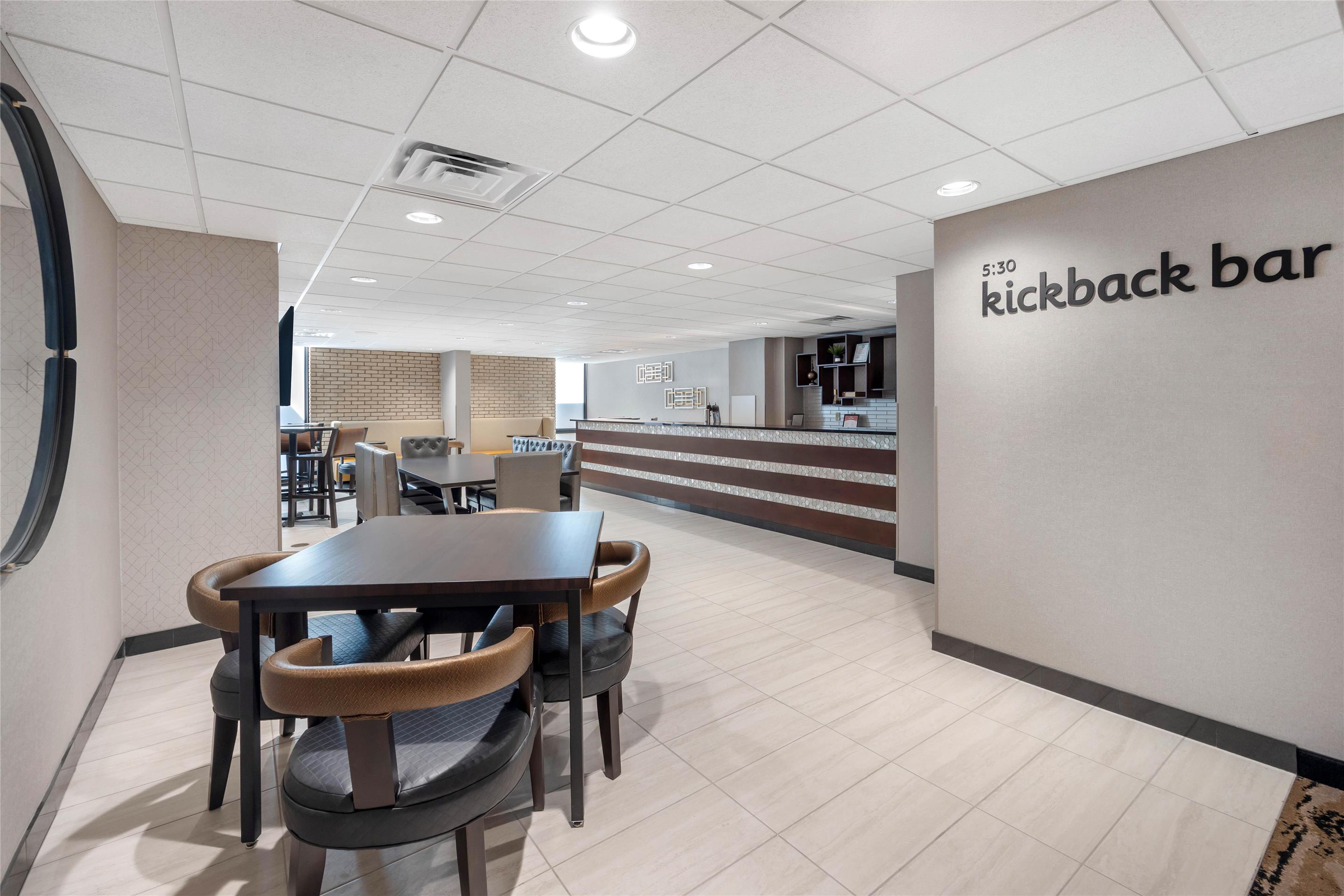 Kickback Bar | Drury Inn & Suites Paducah