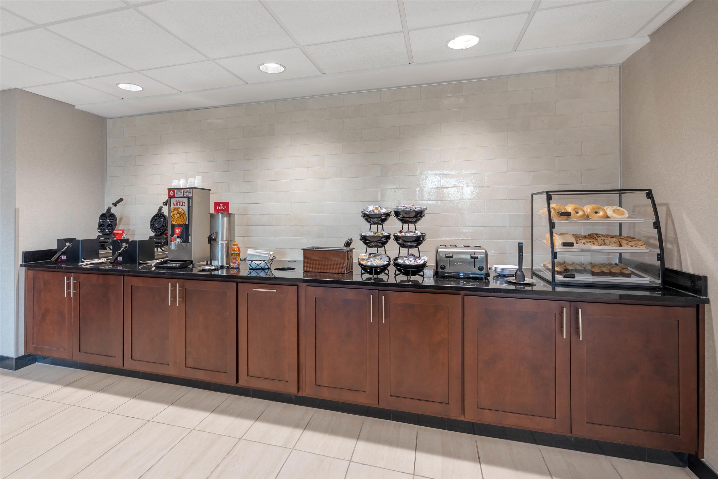 Serving Line | Drury Inn & Suites Paducah
