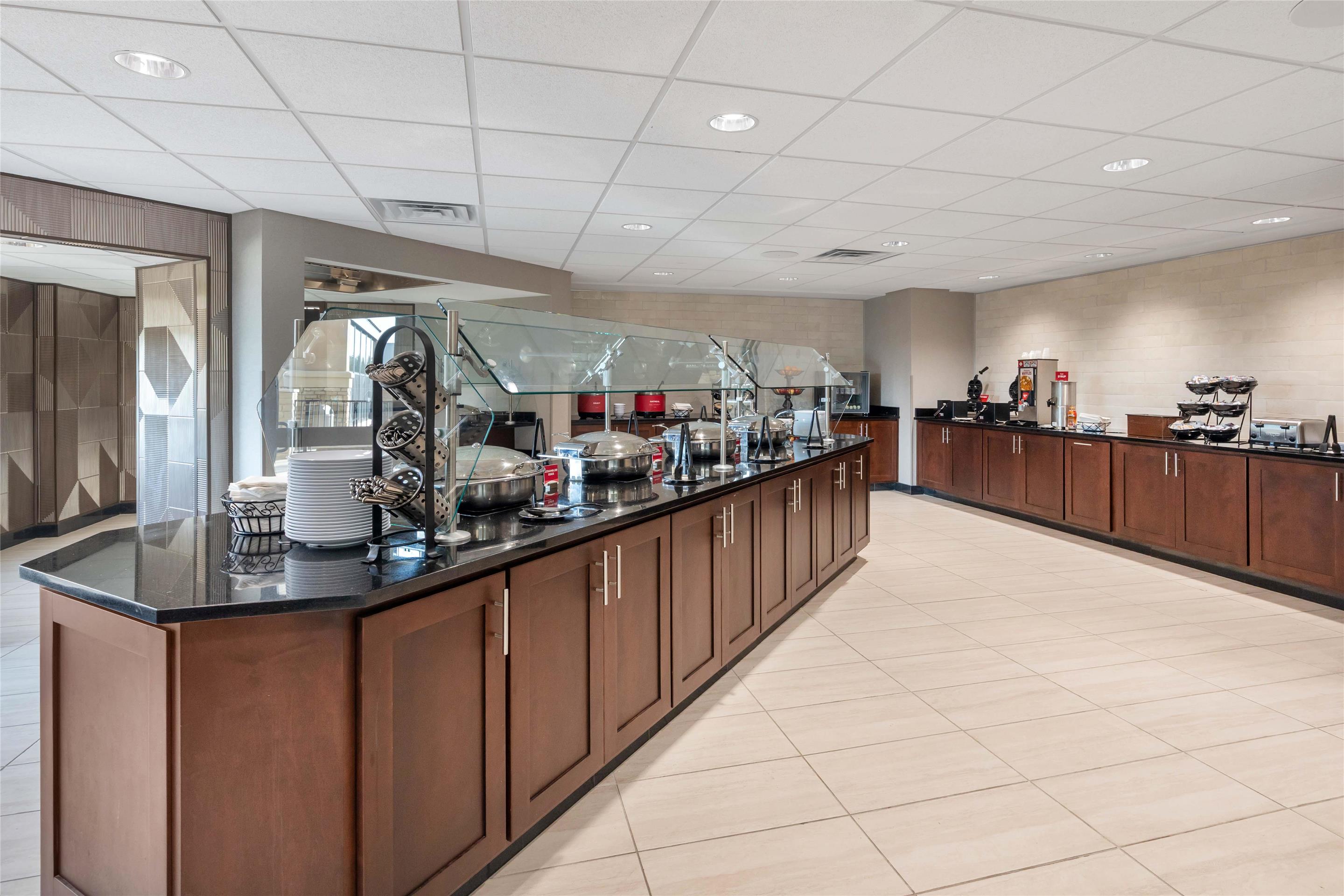 Serving Line | Drury Inn & Suites Paducah