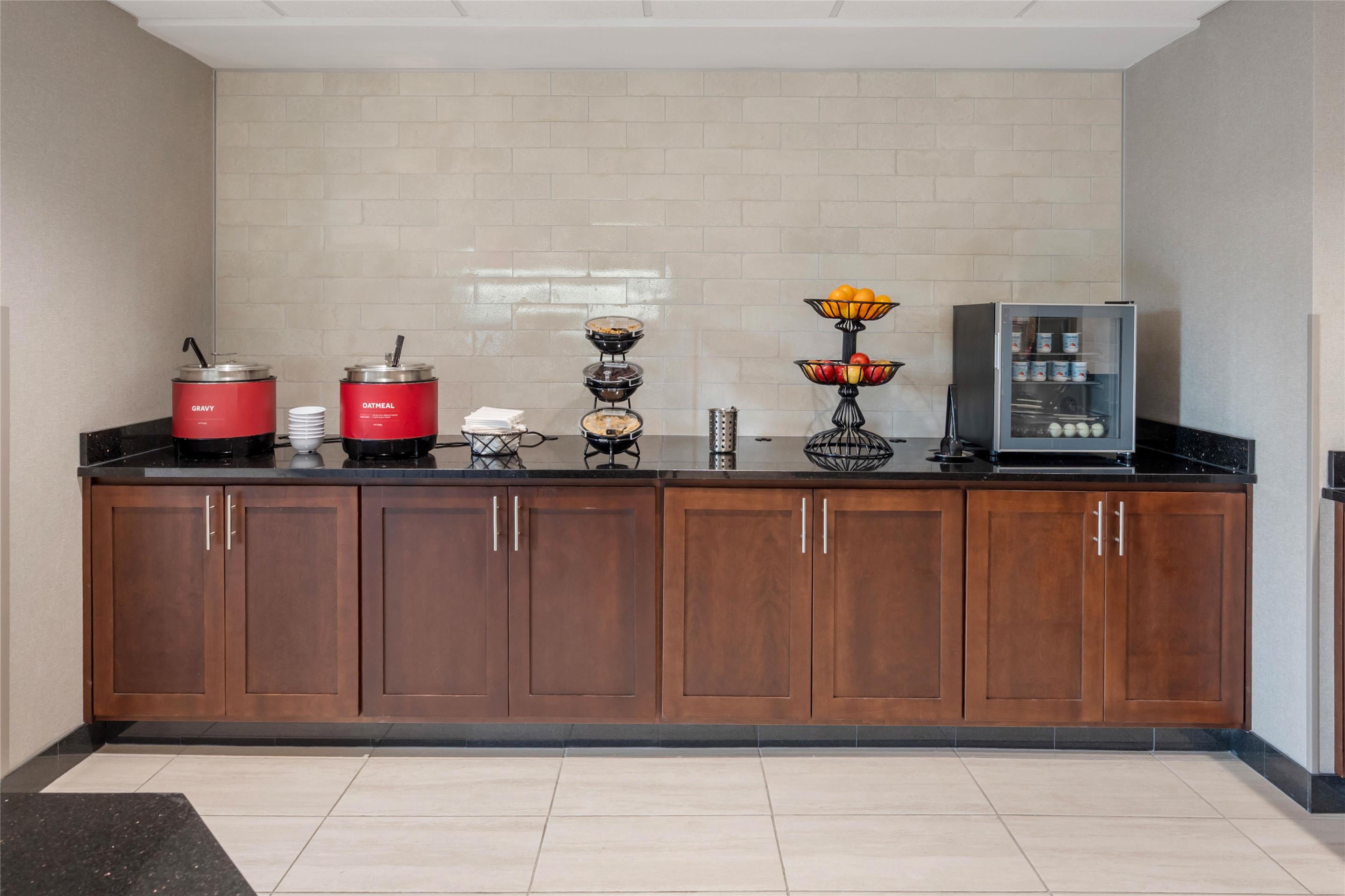 Serving Line | Drury Inn & Suites Paducah