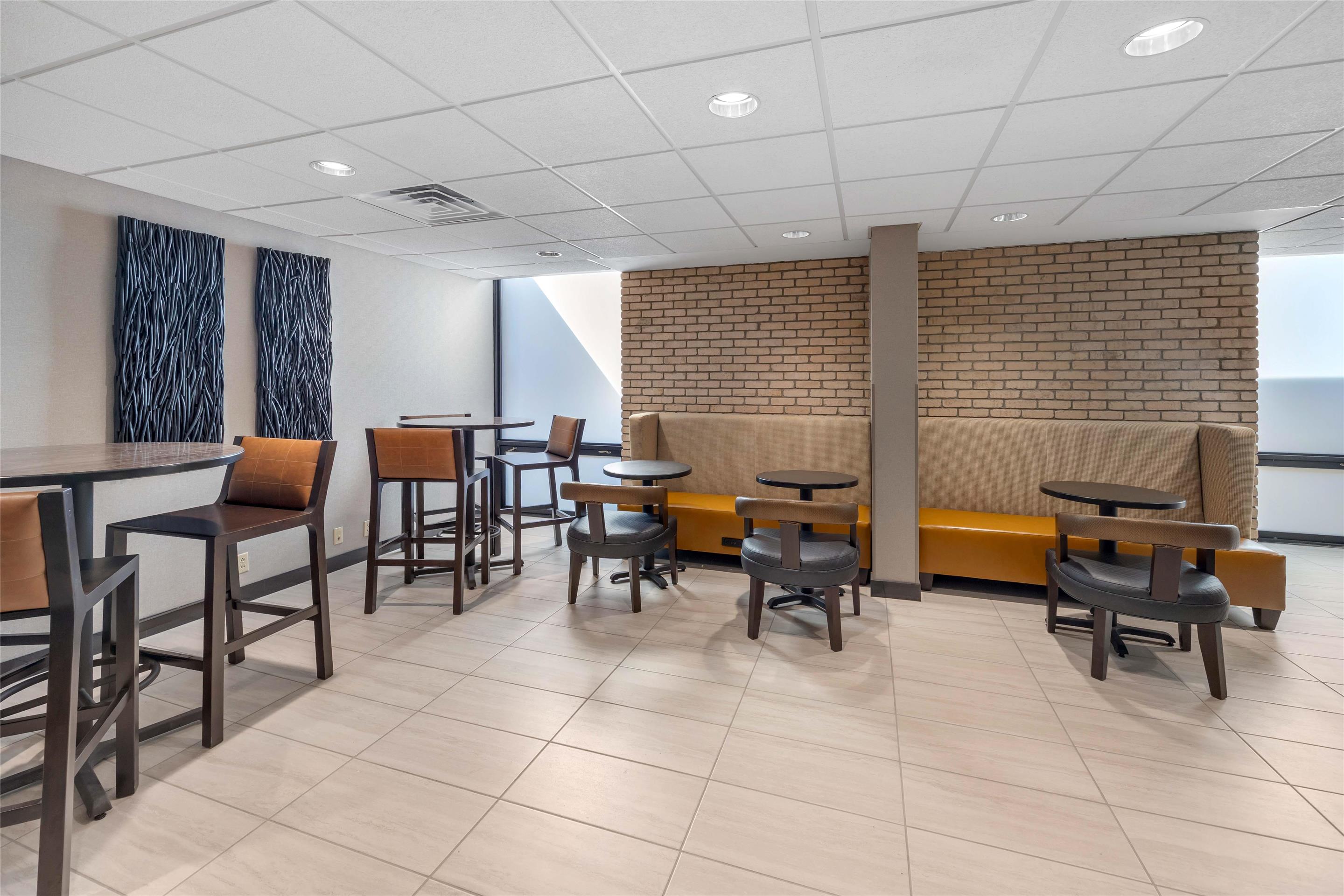 Kickback Bar | Drury Inn & Suites Paducah