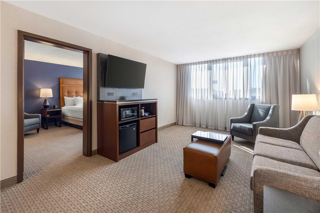 Drury Inn and Suites Paducah-guestroom-Guest Room,On-Site.jpg