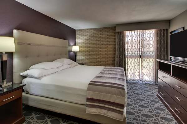 Suite - Drury Inn & Suites Airport San Antonio