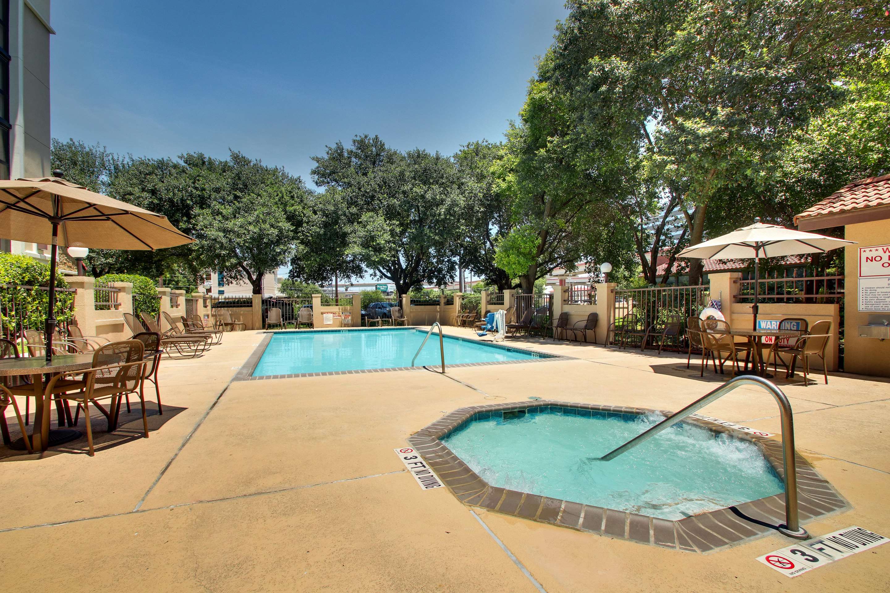 Pool | Drury Plaza Hotel San Antonio Airport