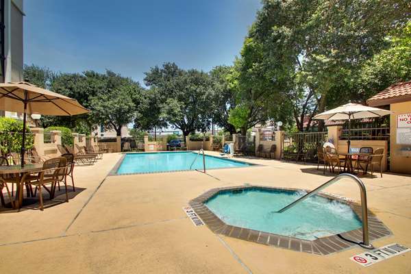 Pool - Drury Inn & Suites Airport San Antonio